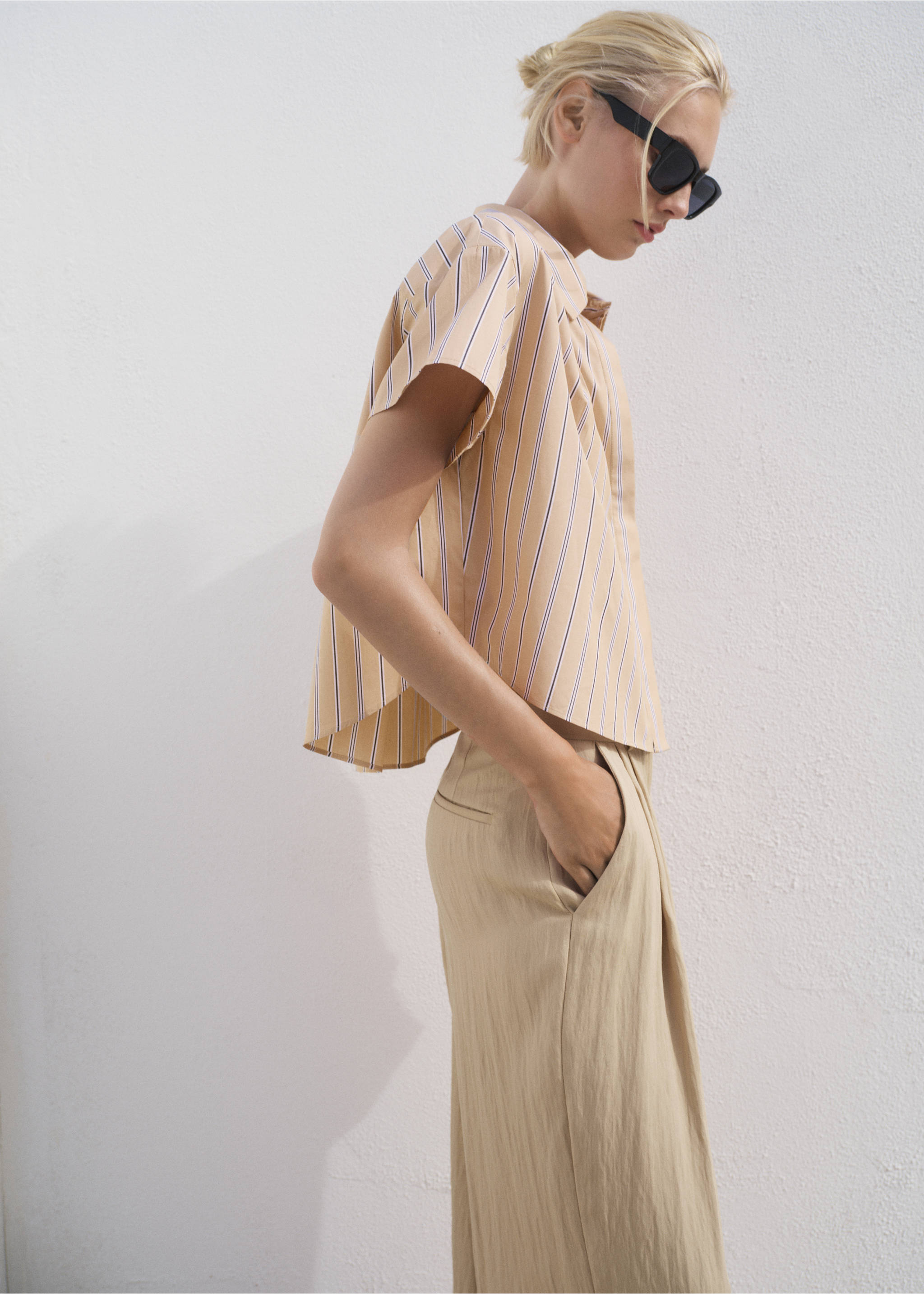 Short sleeve striped shirt - Details of the article 3, Brown. Ref: 87067163-00.