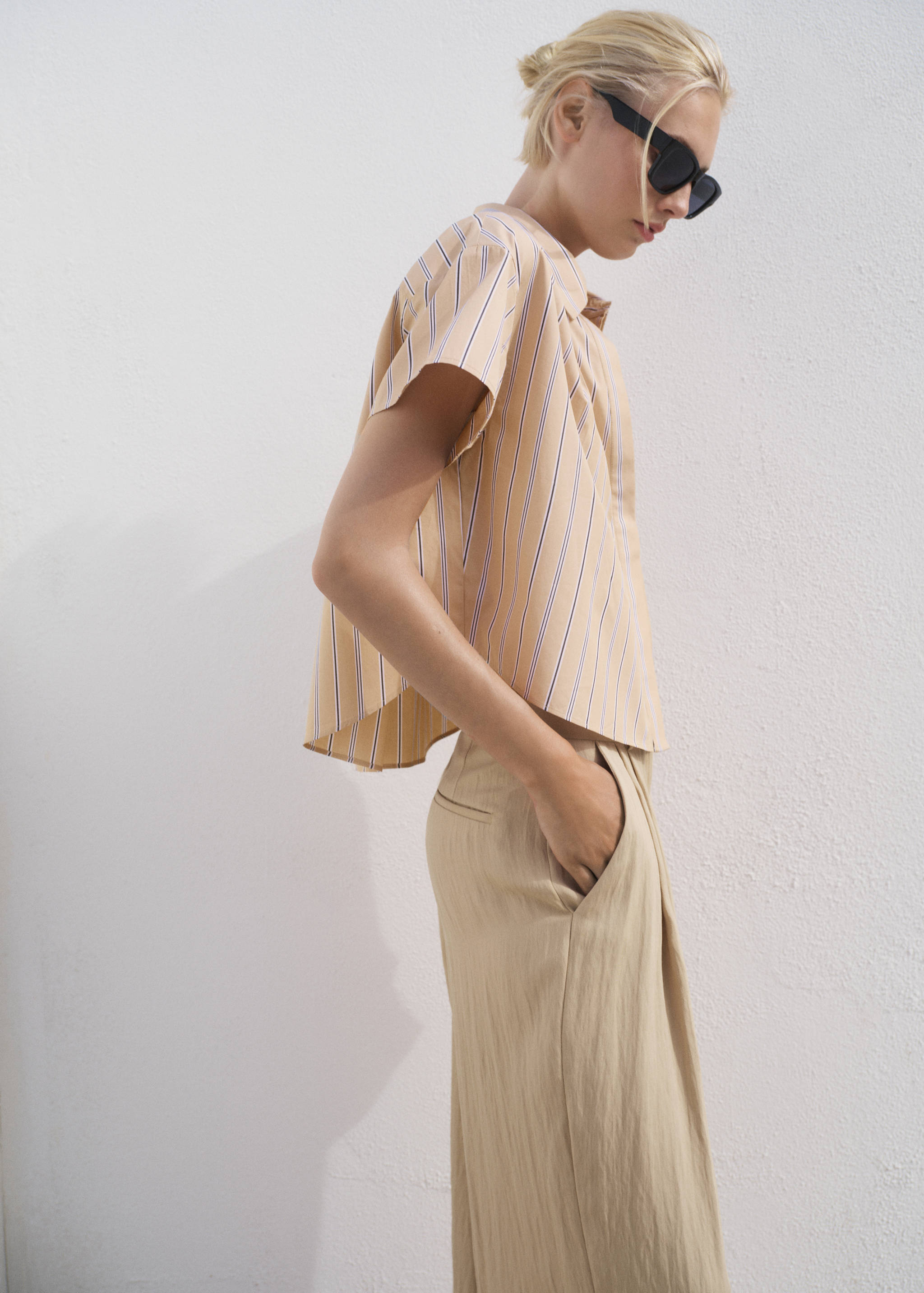 Short sleeve striped shirt - Details of the article 3