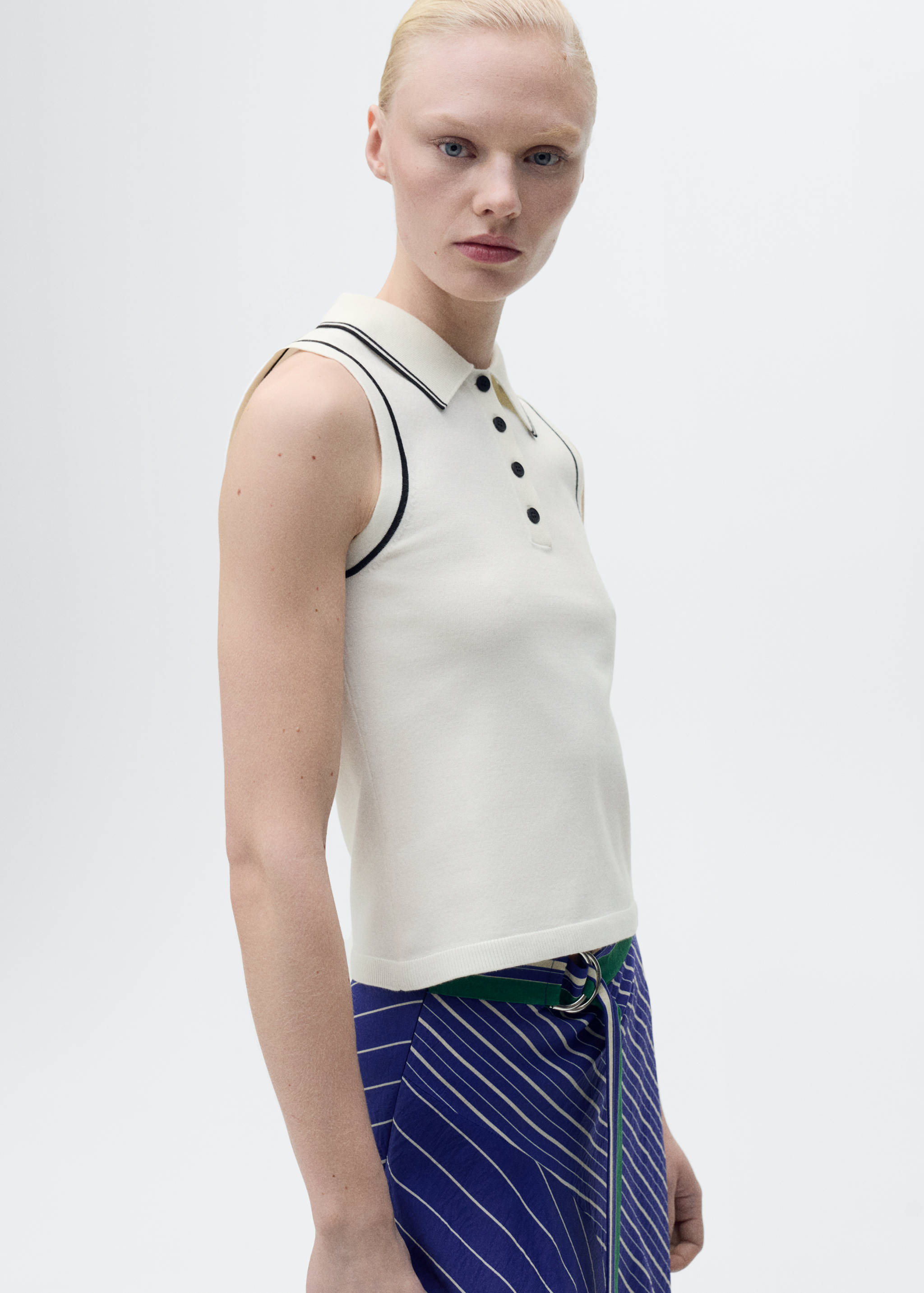 Polo-neck knitted top with contrasting trims - Medium plane