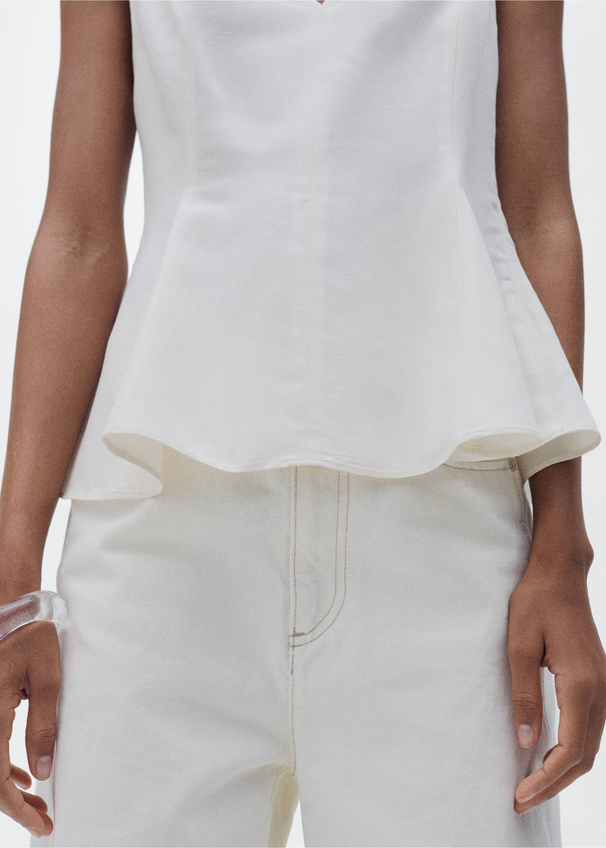 Linen-blend peplum top - Details of the article 6, Ecru. Ref: 87067179-00.