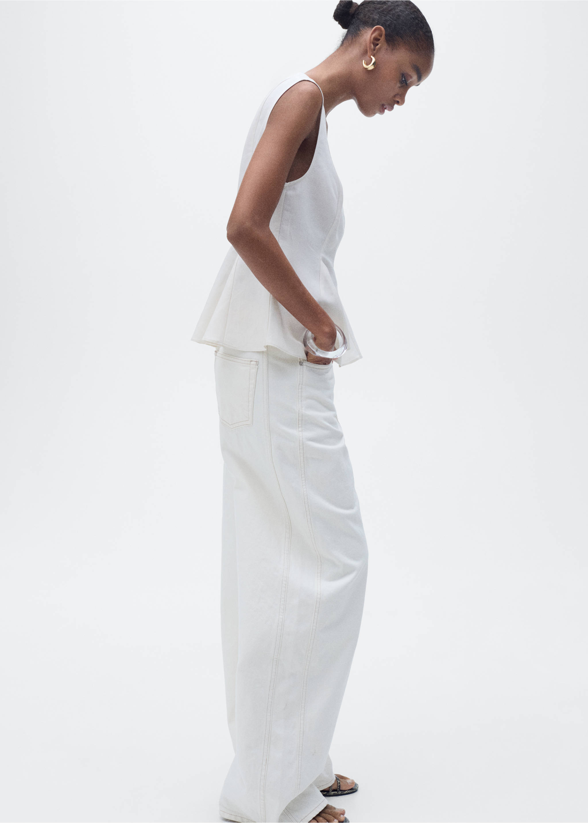 Linen-blend peplum top - Details of the article 2, Ecru. Ref: 87067179-00.