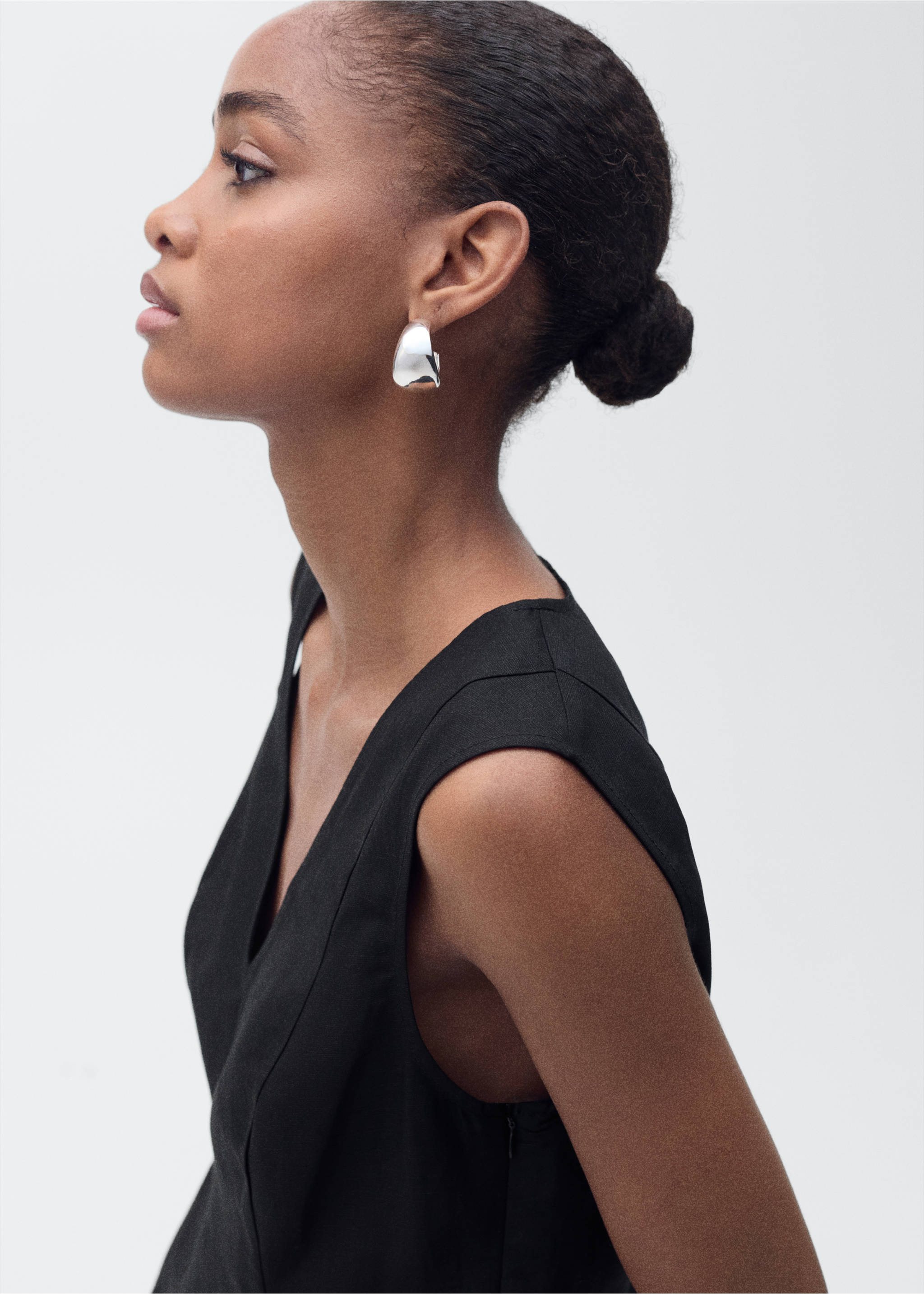 Linen-blend peplum top - Details of the article 1, Black. Ref: 87067179-00.