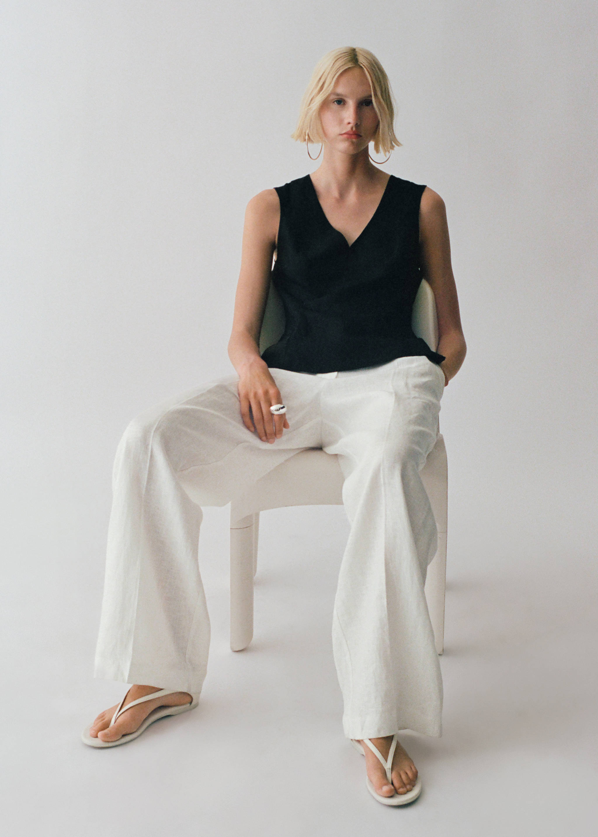 Linen-blend peplum top - Details of the article 6, Black. Ref: 87067179-00.