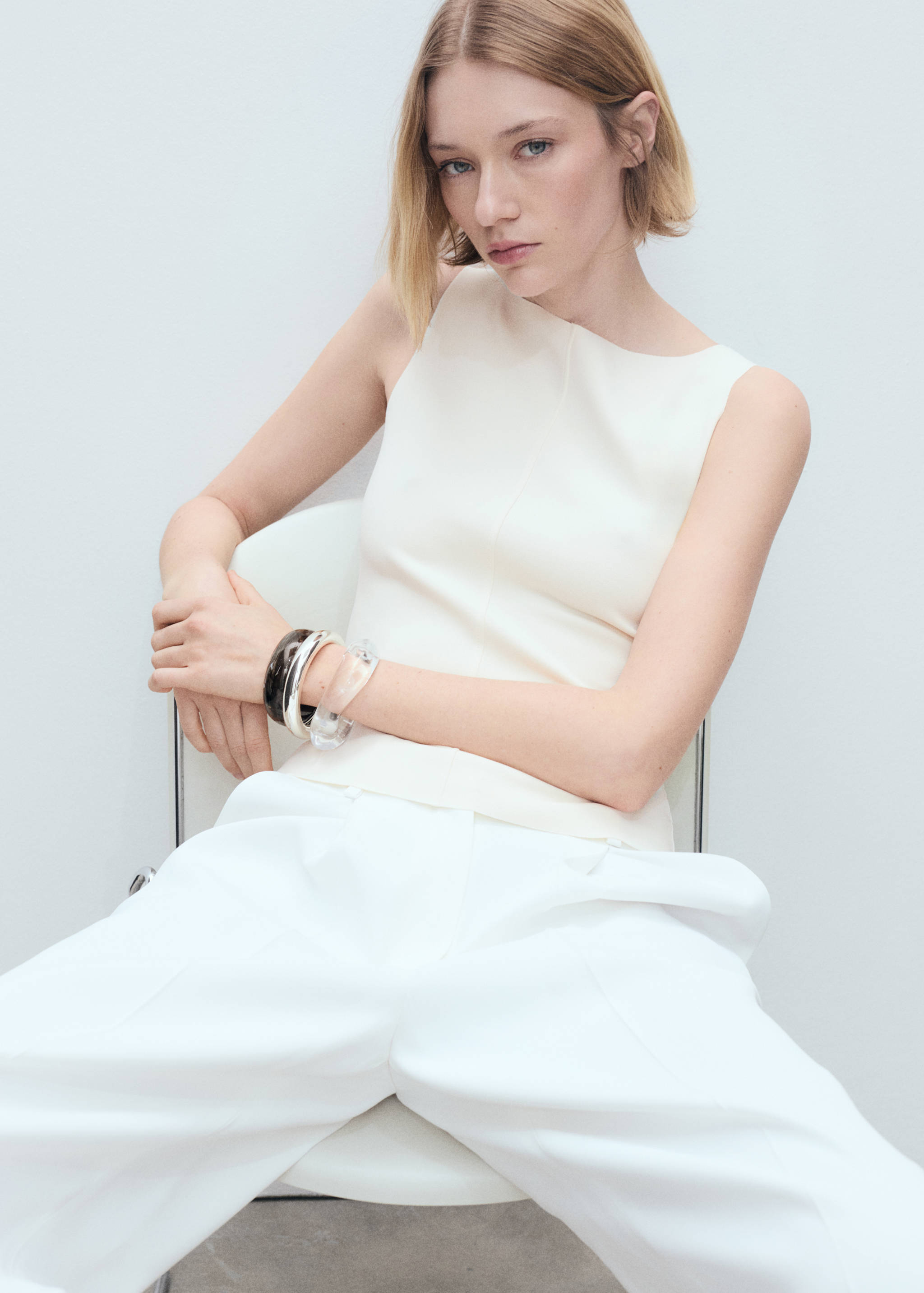 Stickad topp med båtringning - Bild av mittparti