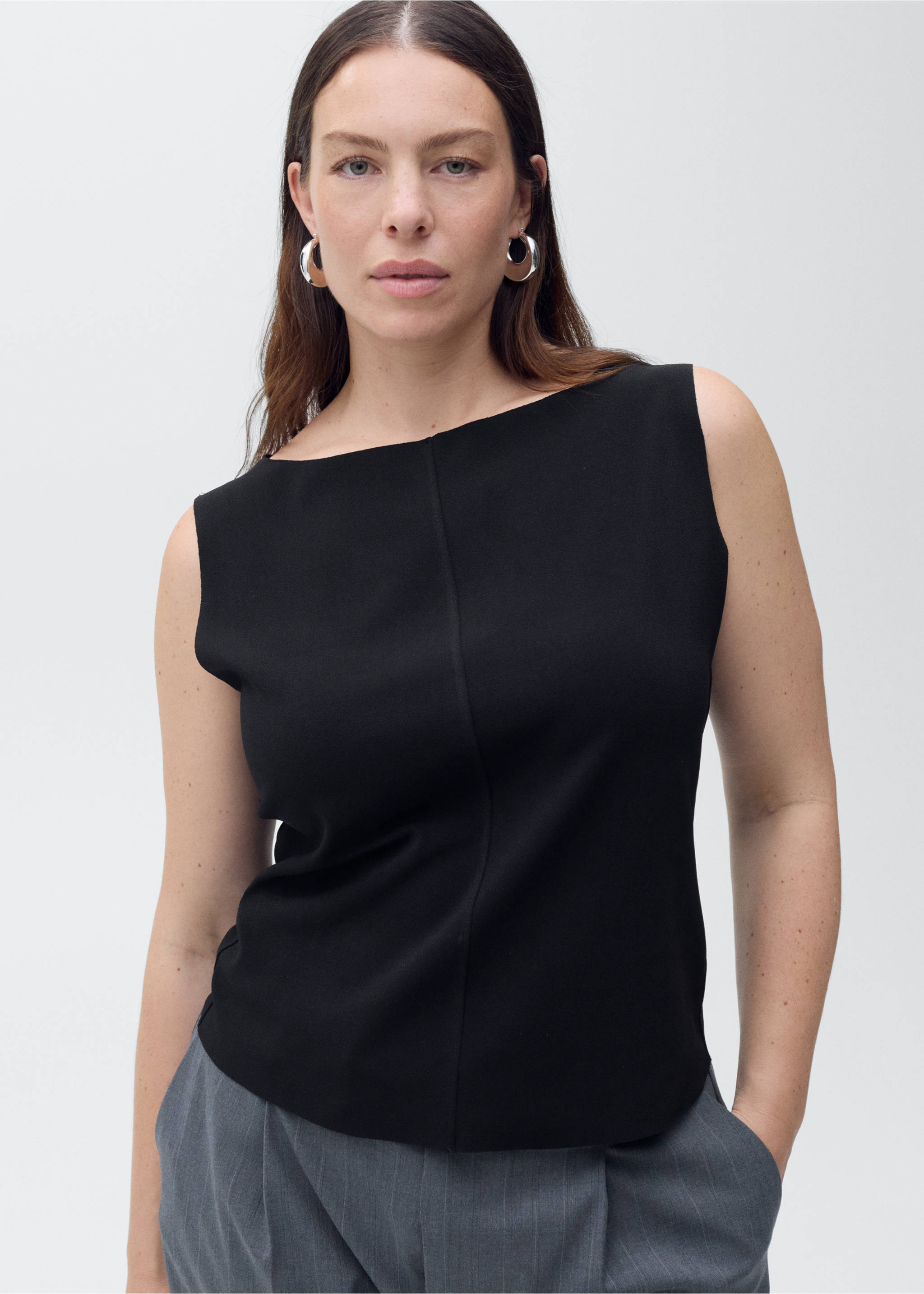 Stickad topp med båtringning - Detaljer om artikeln 4, Svart. Ref: 87067180-00.