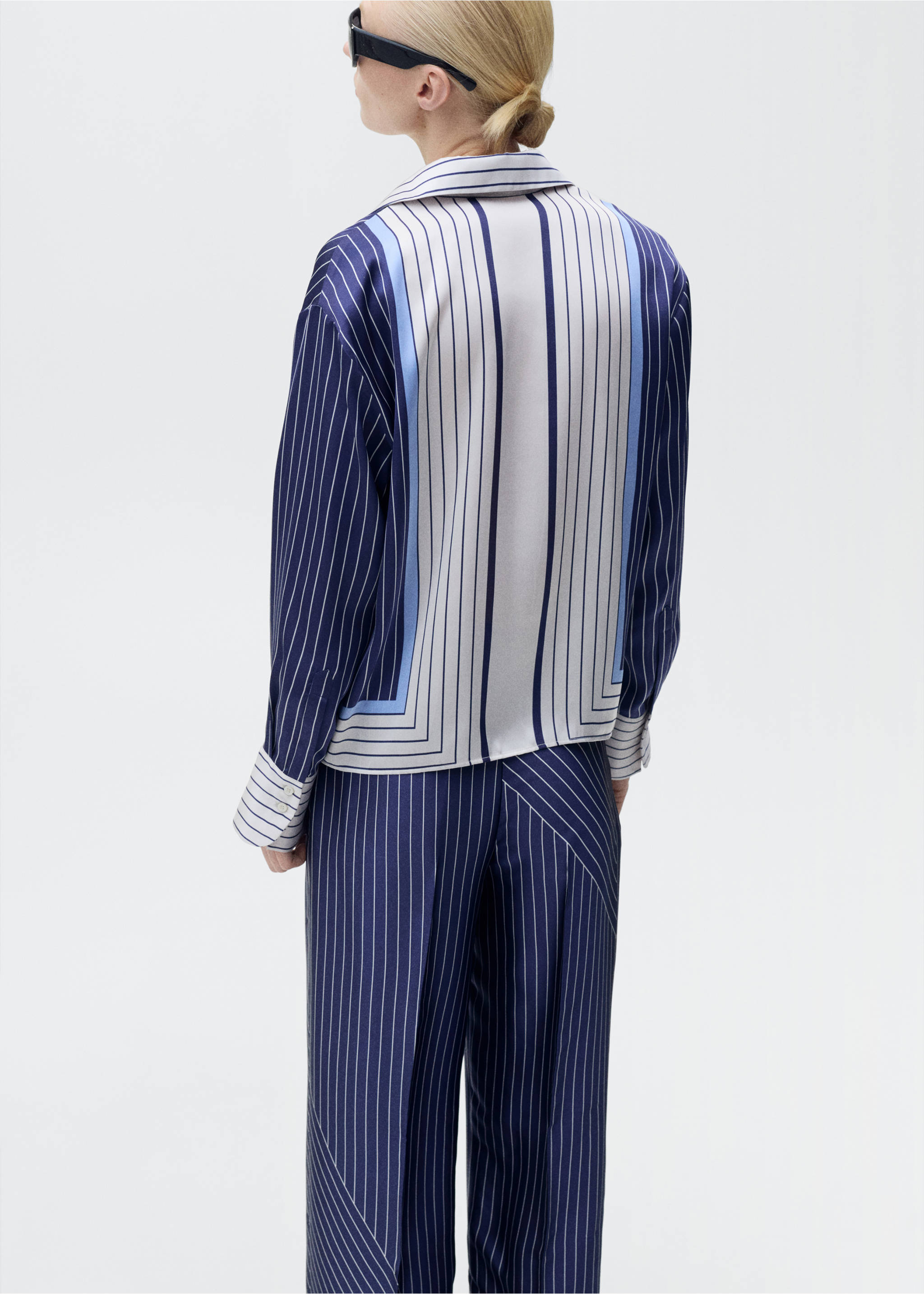 Chemise satinée rayures combinées - Verso de l’article, Bleu. Ref: 87067193-00.