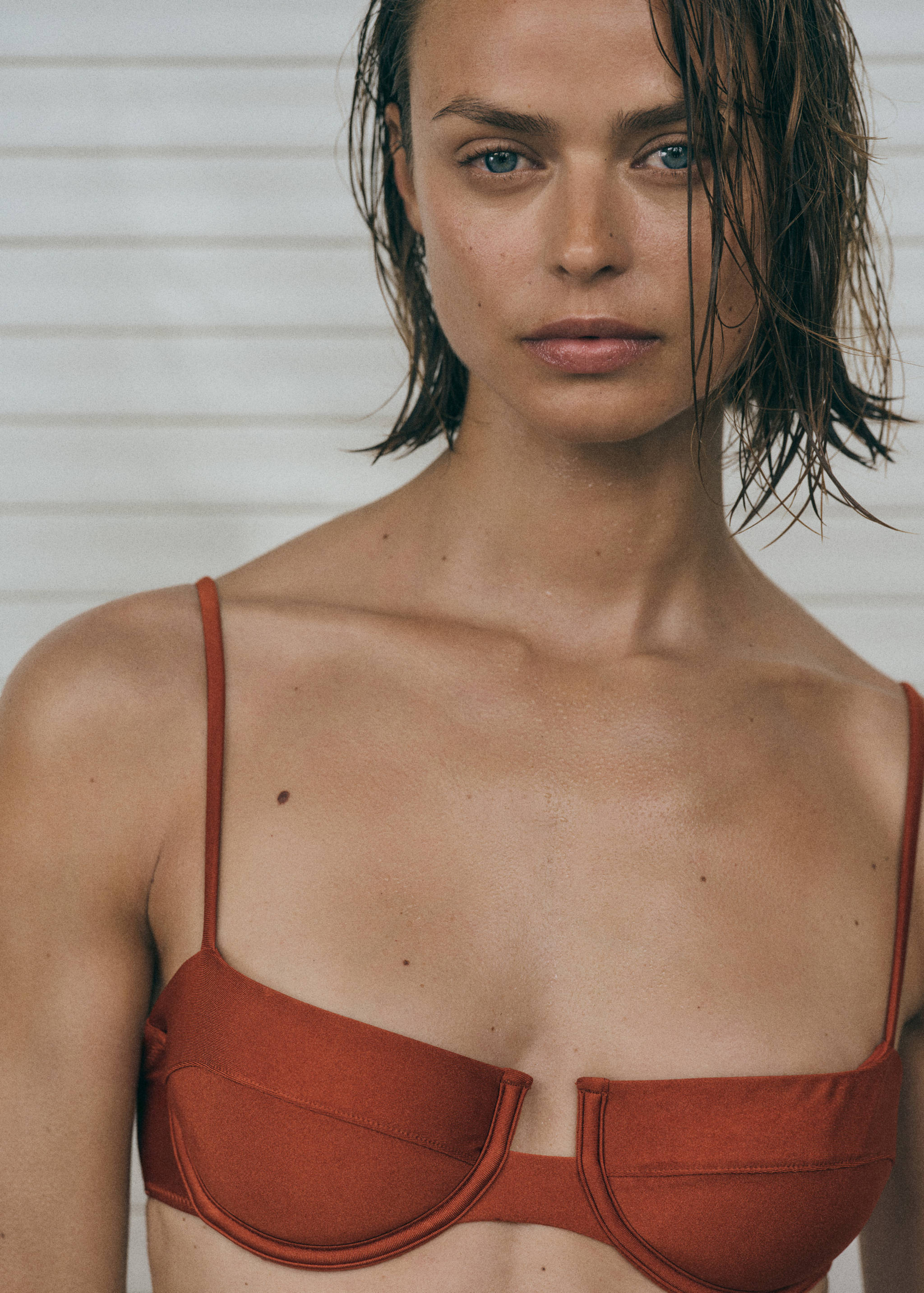 Top bikini cèrcols acabat setinat - Pla mig