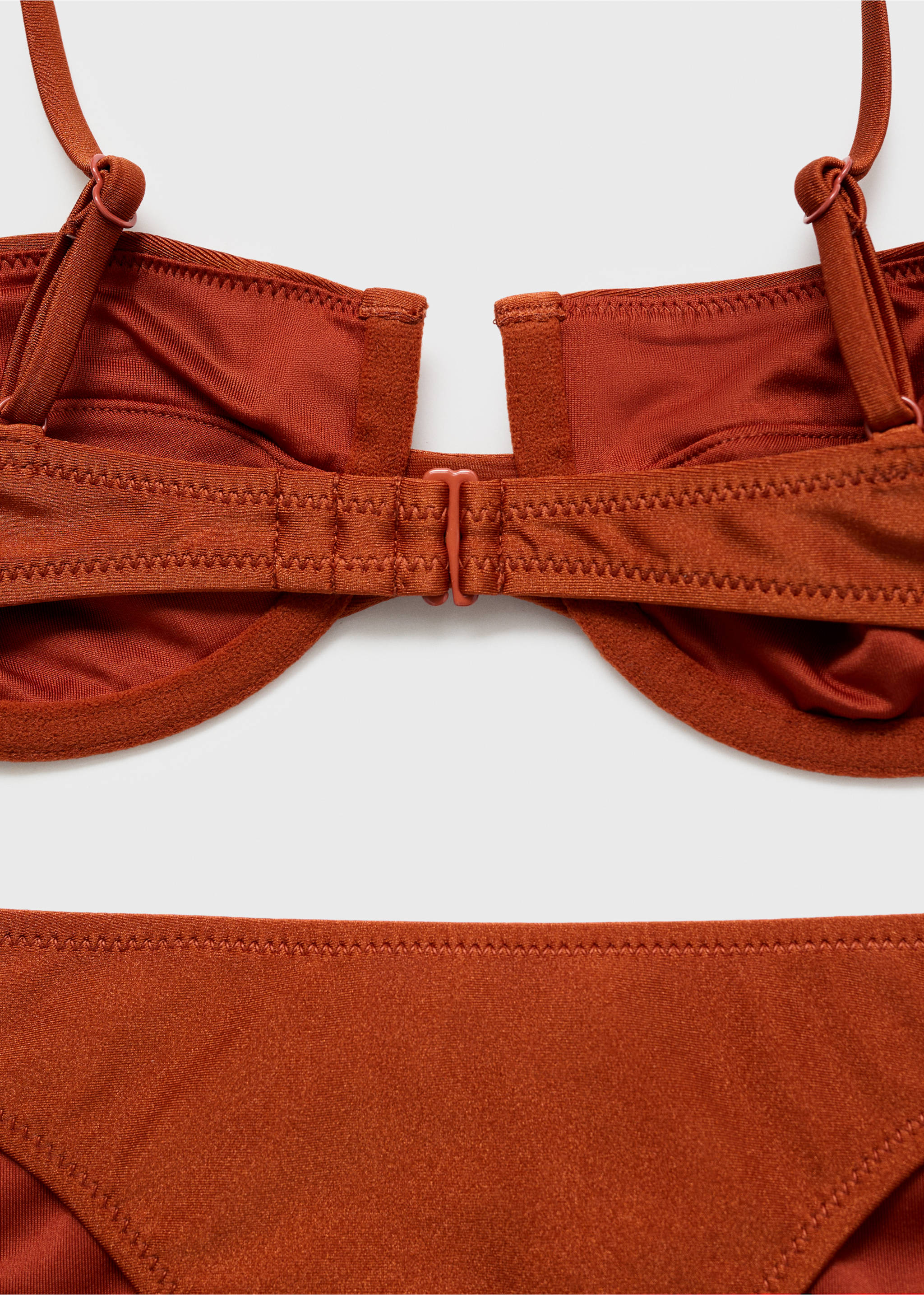 Top bikini aros acabado satinado - Detalle del artículo 8, Naranja tostado. Ref: 87067672-00.