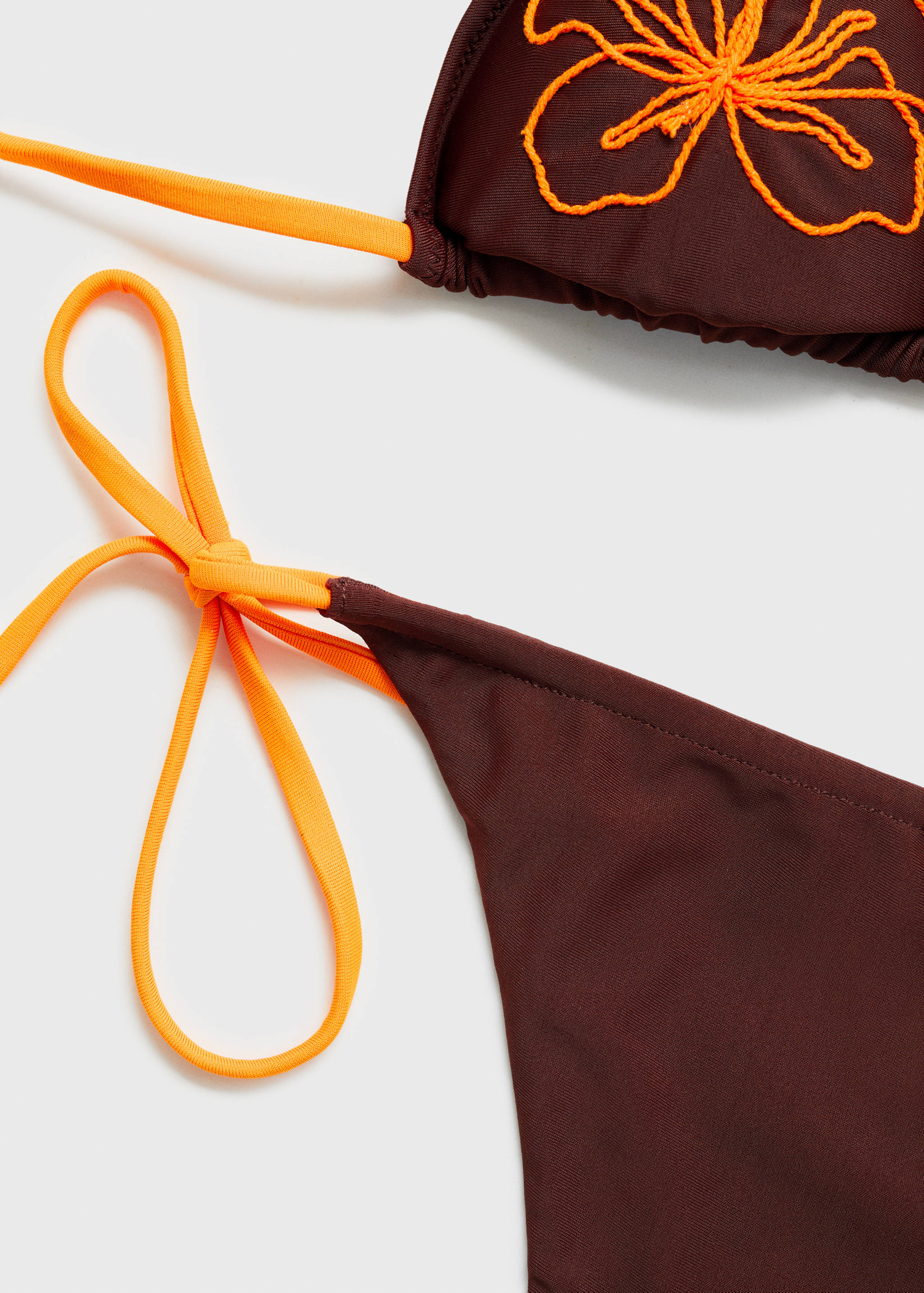 Bikinitrosa med rosetter - Detaljer om artikeln 8