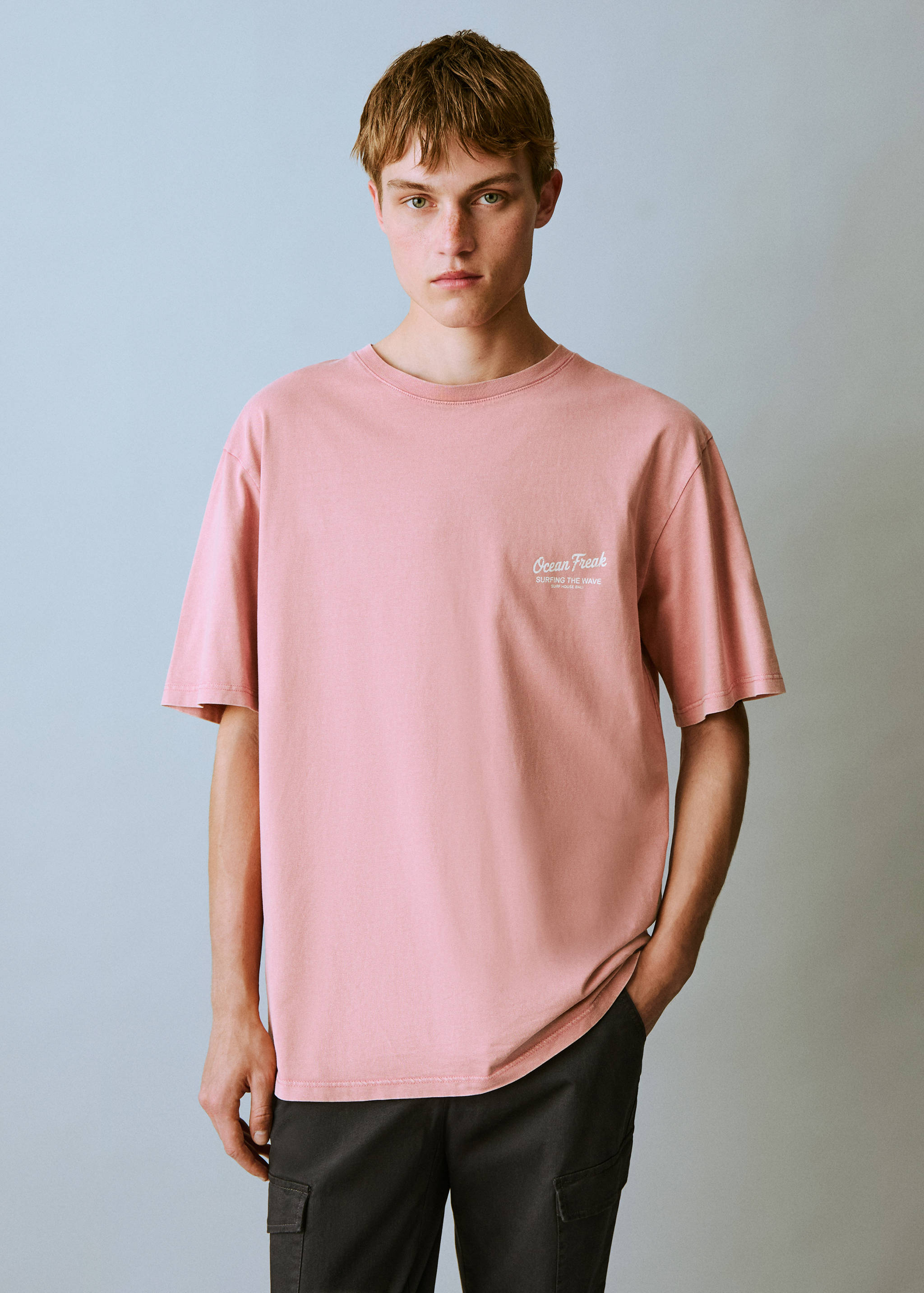 Tricou cu imprimeu și mânecă scurtă - Plan mediu