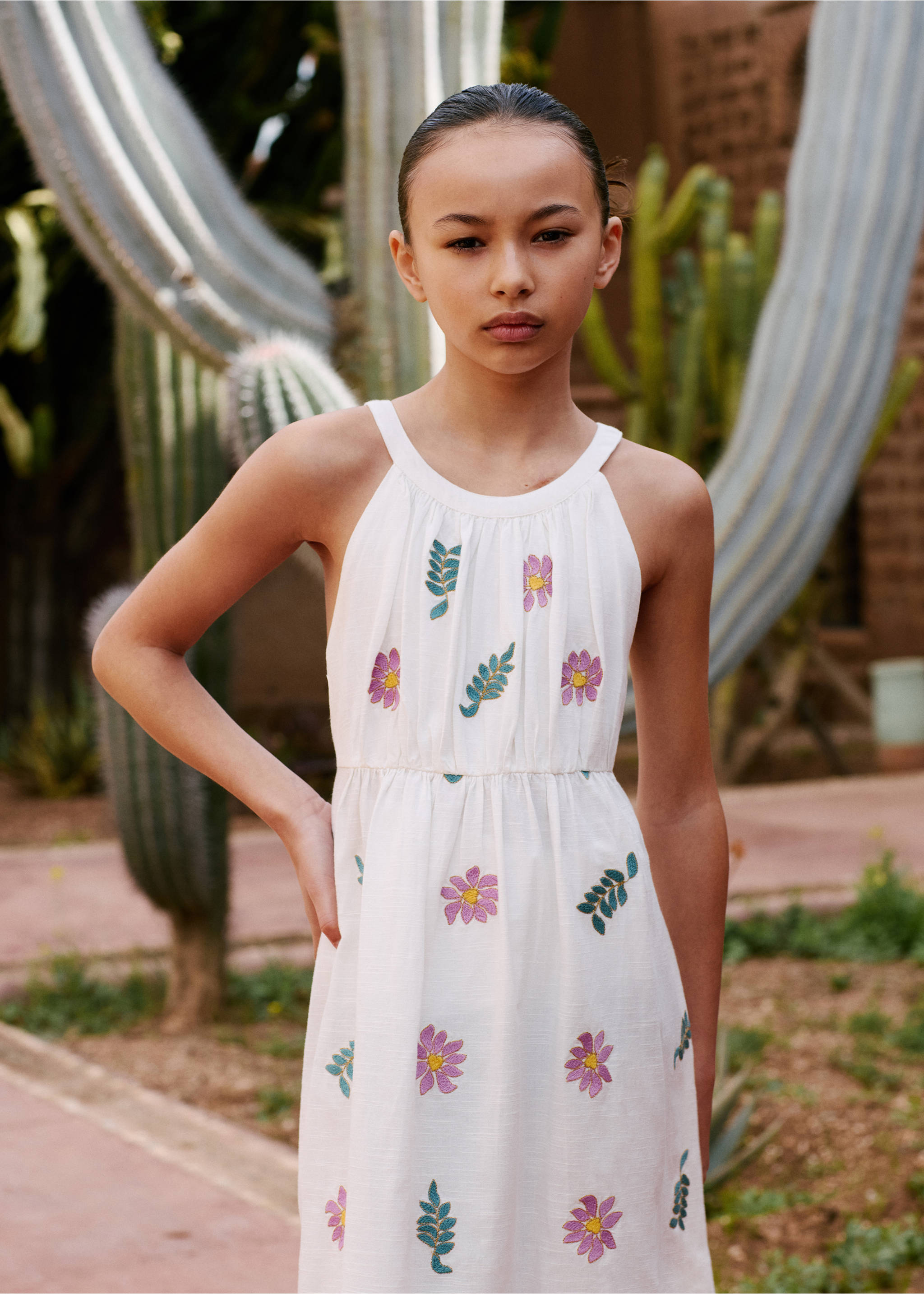 Floral embroidery dress - Details of the article 5, Ecru. Ref: 87067701-00.