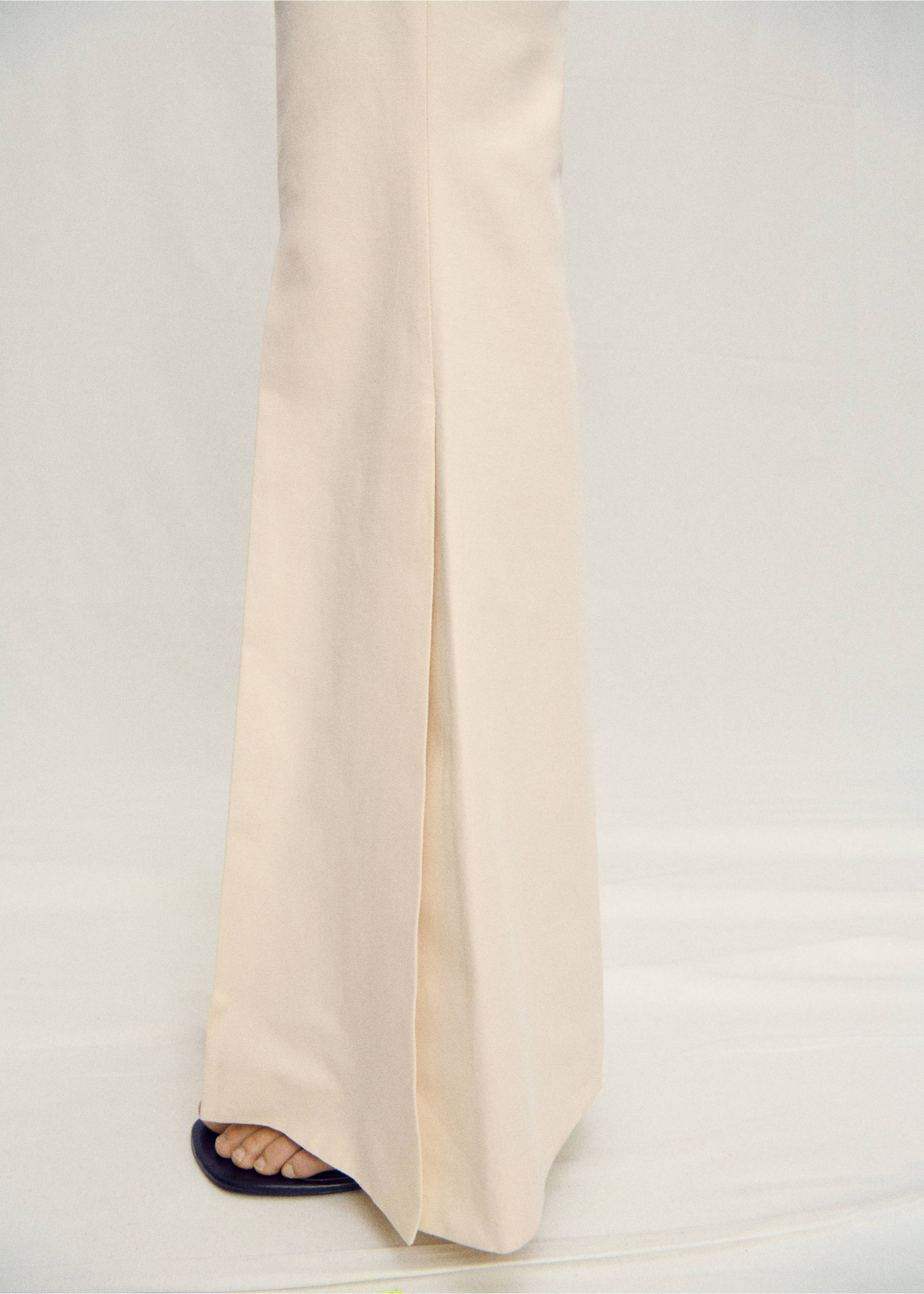 Flared linen-blend suit trousers - Details of the article 6, Ecru. Ref: 87067717-00.