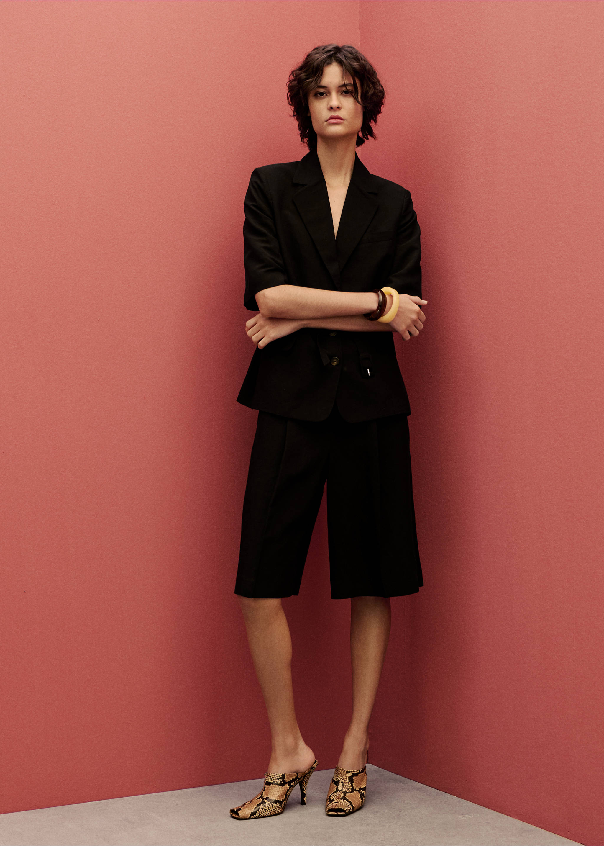 Bermuda de costume lin mélangé - Plan général, Noir. Ref: 87067896-00.