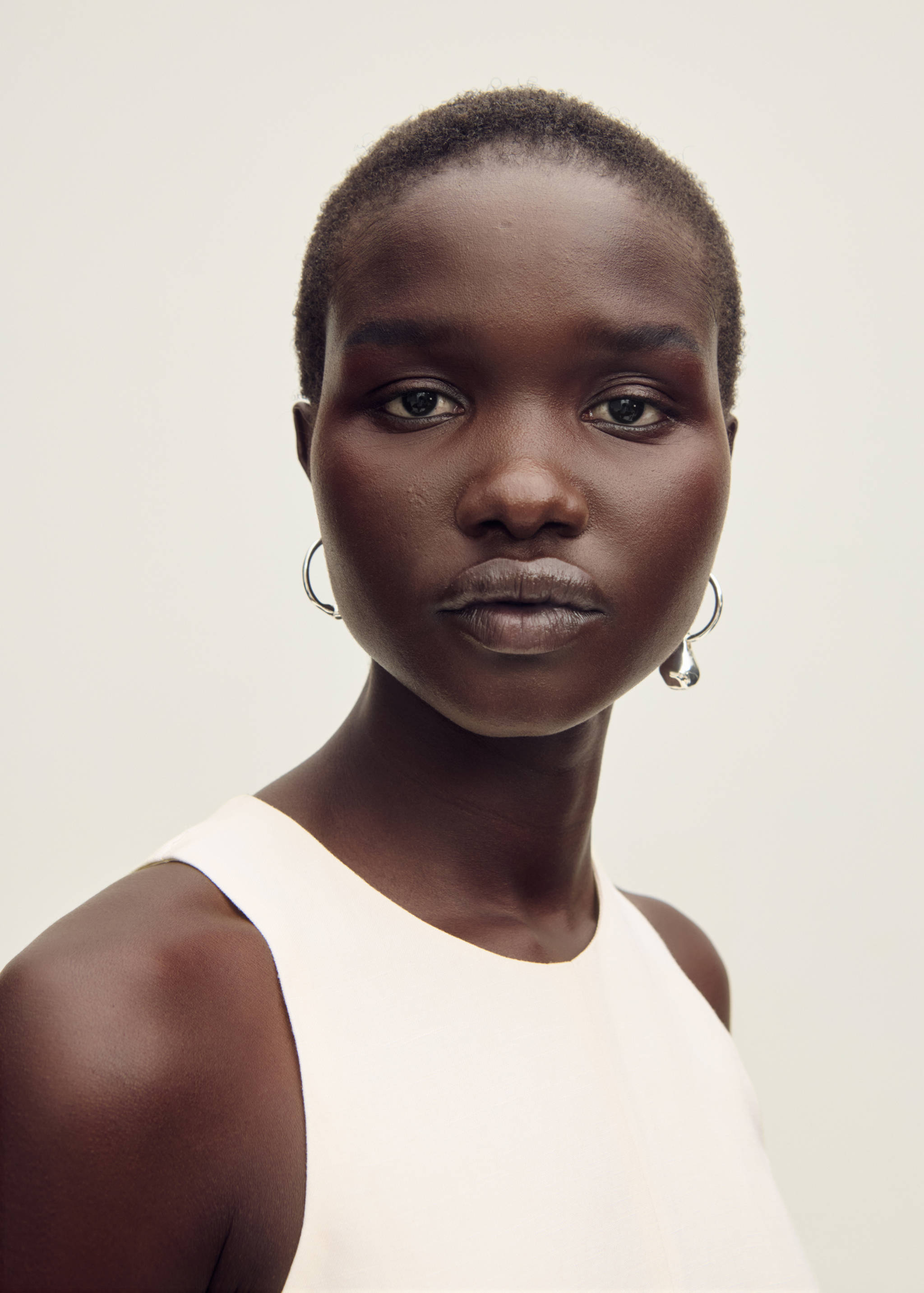 Linen dress with frayed hem - Details of the article 2