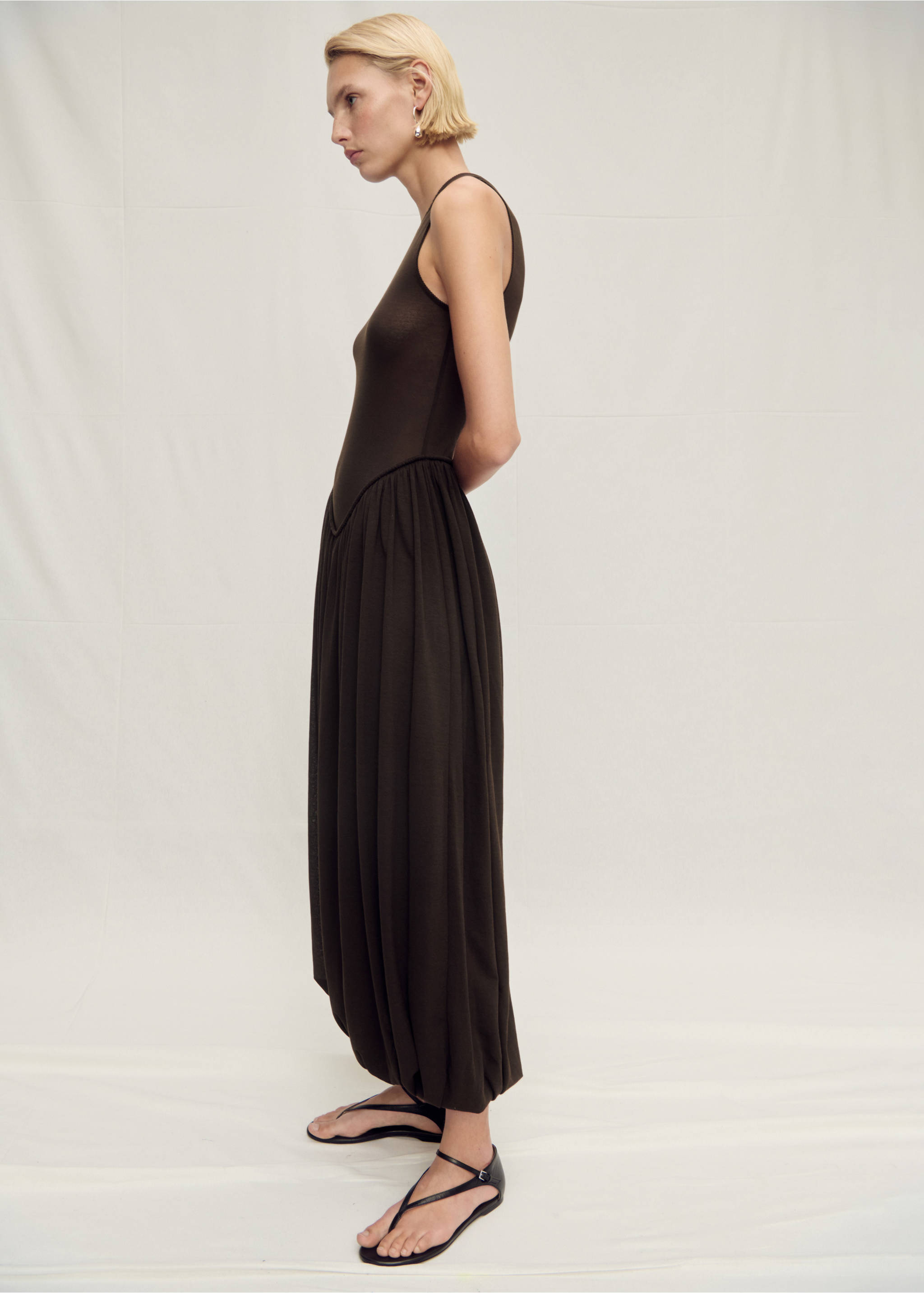 Semi-transparent dress with puffed hem - General plane, Chocolate. Ref: 87067904-00.
