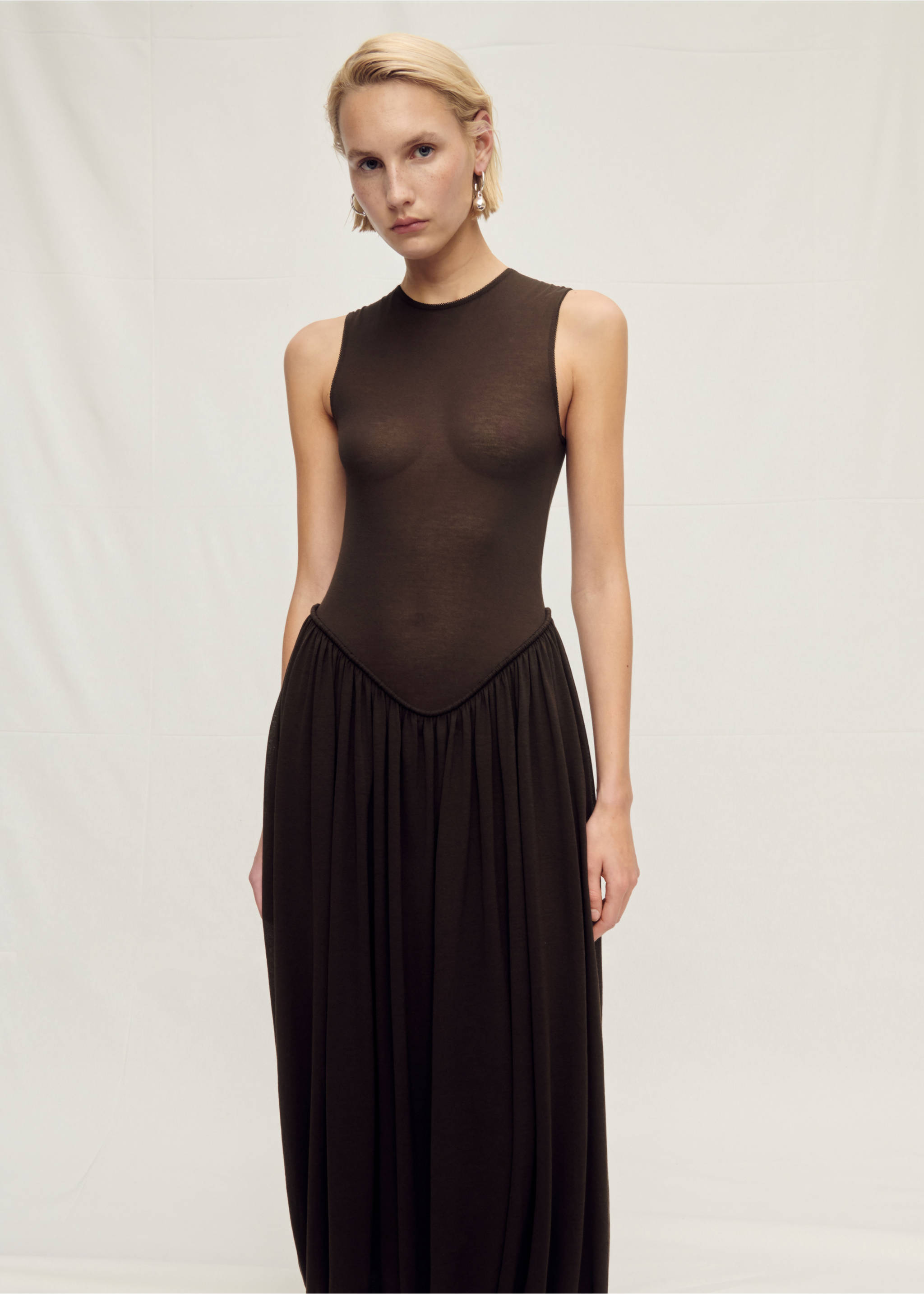 Semi-transparent dress with puffed hem - Medium plane, Chocolate. Ref: 87067904-00.
