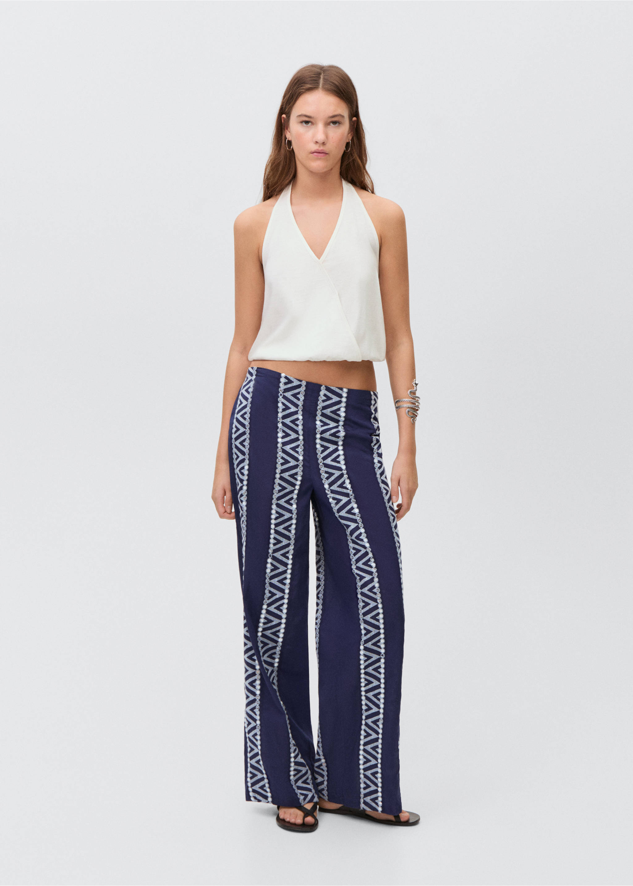 Halter-neck crossover top - General plane, Off White. Ref: 87068262-00.