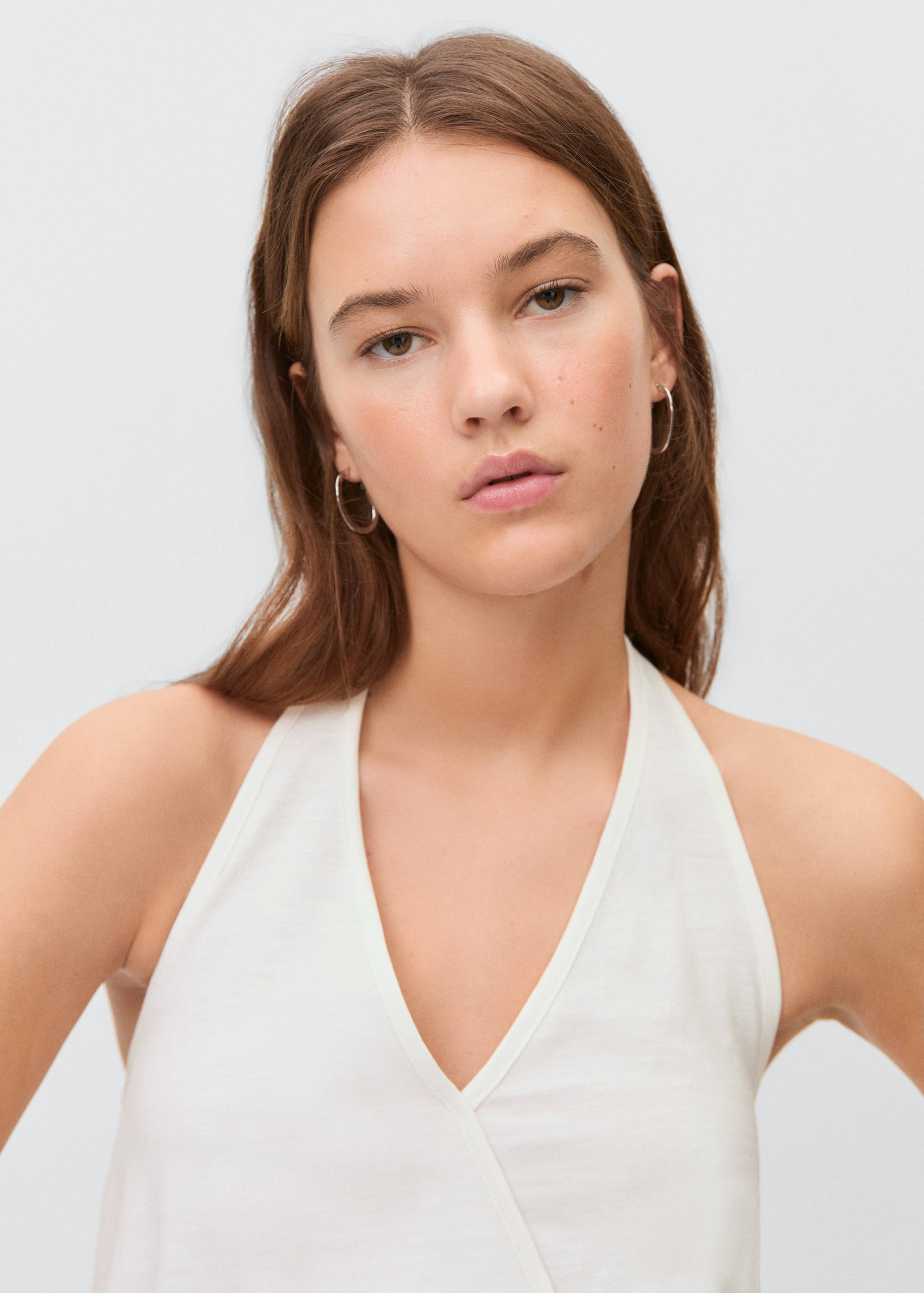 Halter-neck crossover top - Details of the article 1