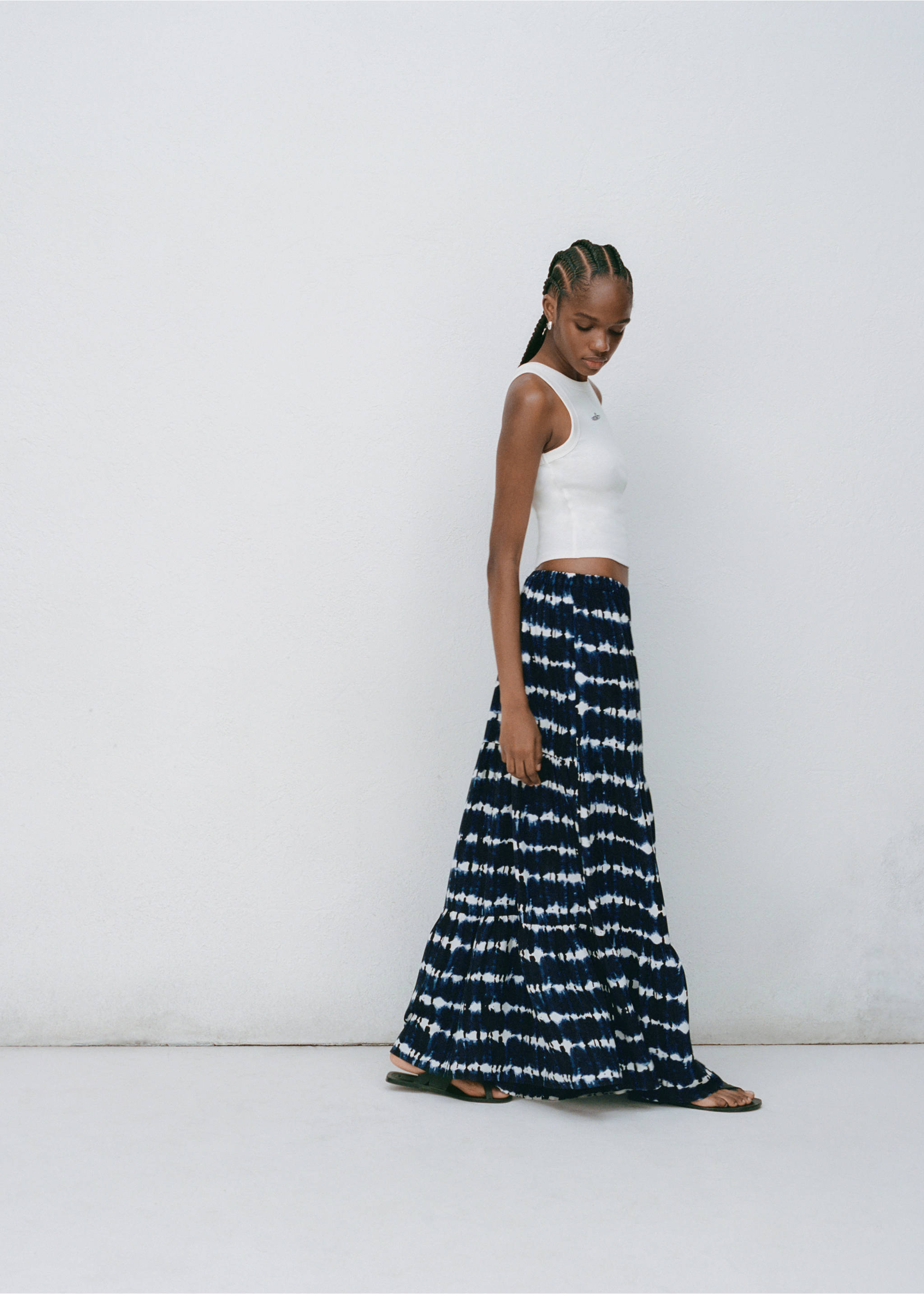Long tie-dye skirt - Details of the article 5, Dark Navy. Ref: 87068265-00.