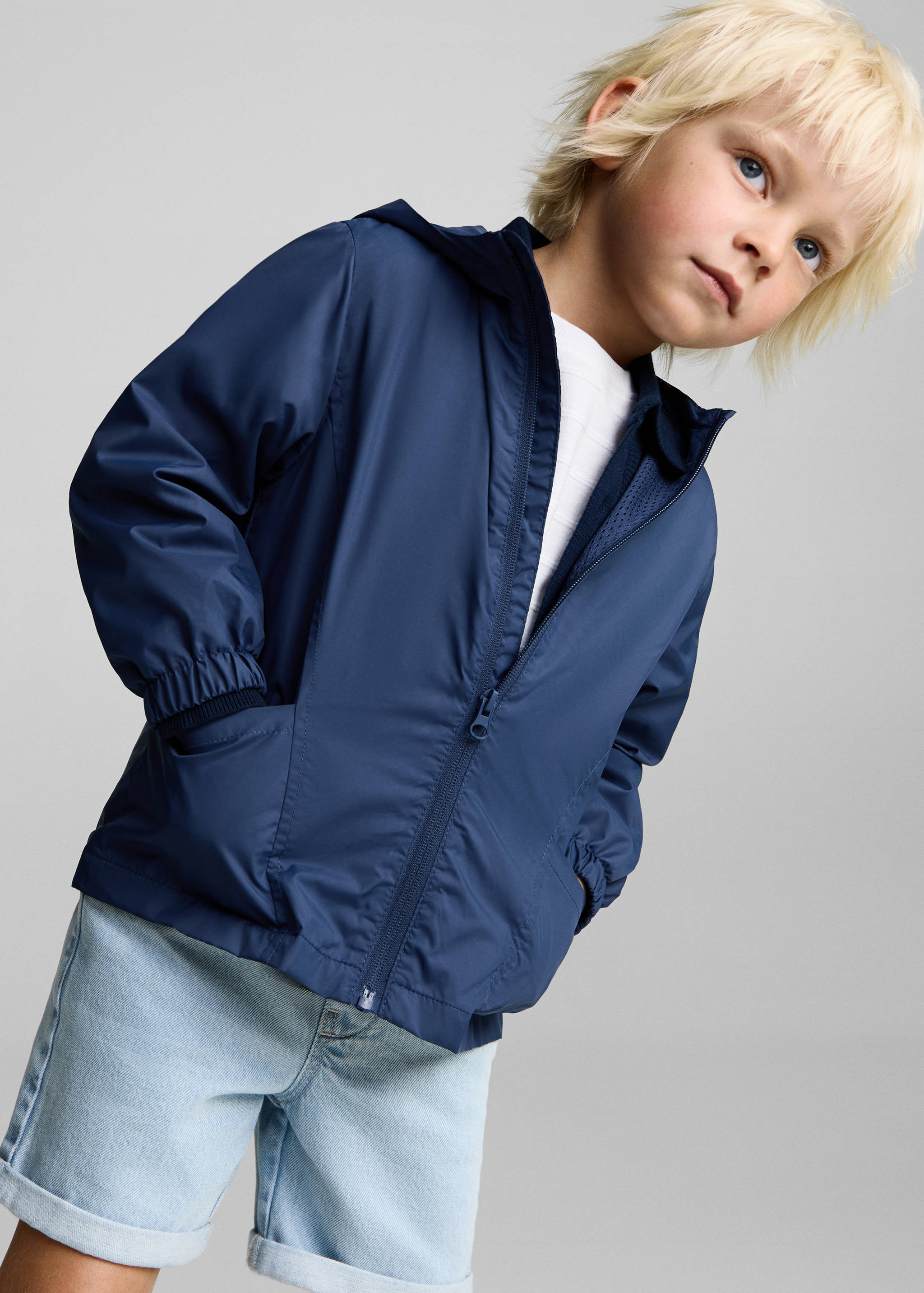 Parka impermeable capucha - Plano medio
