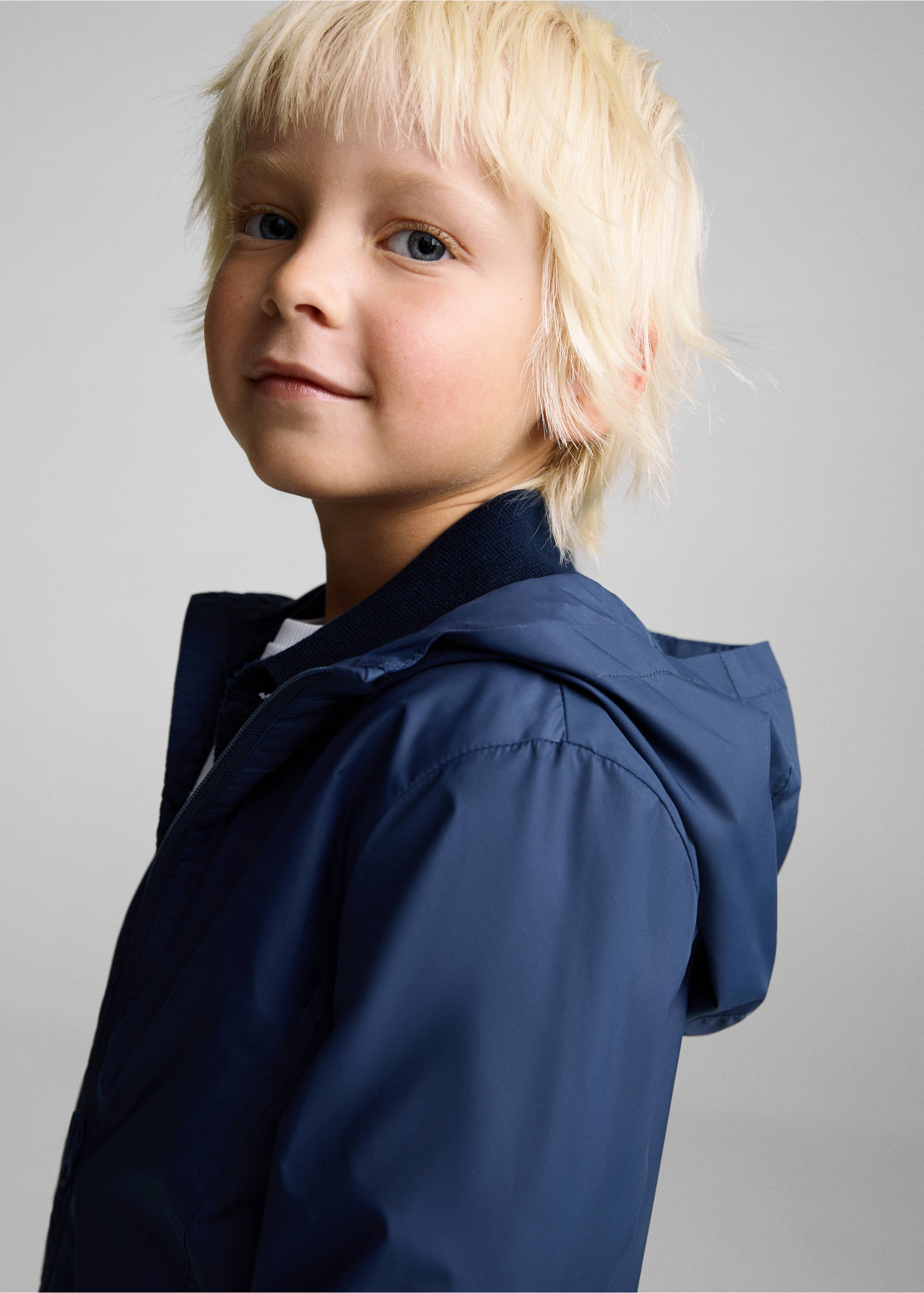 Palton impermeabil cu glugă - Detaliu al articolului 1, Bleumarin. Ref: 87068266-00.