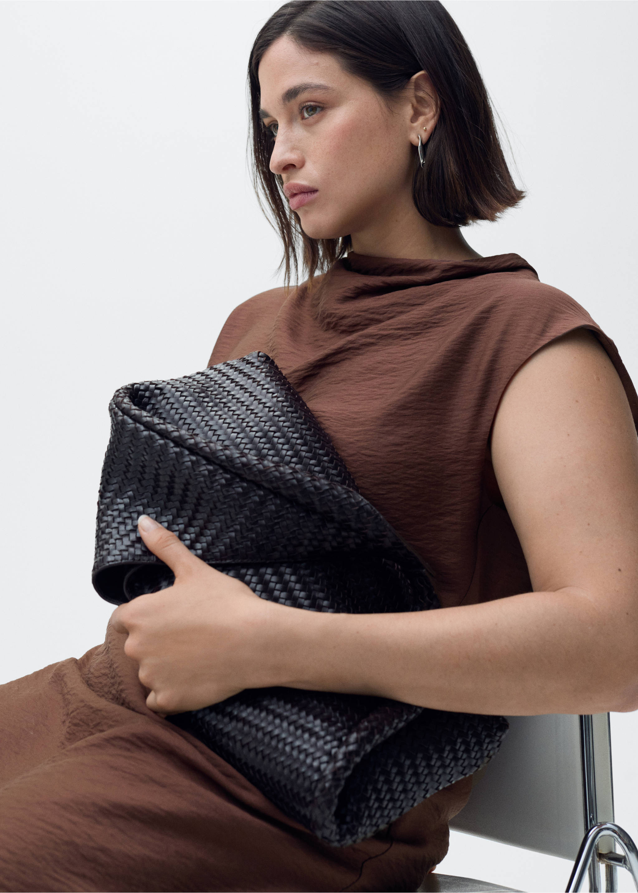 Robe texturée drapée - Détail de l'article 5, Marron. Ref: 87068270-00.