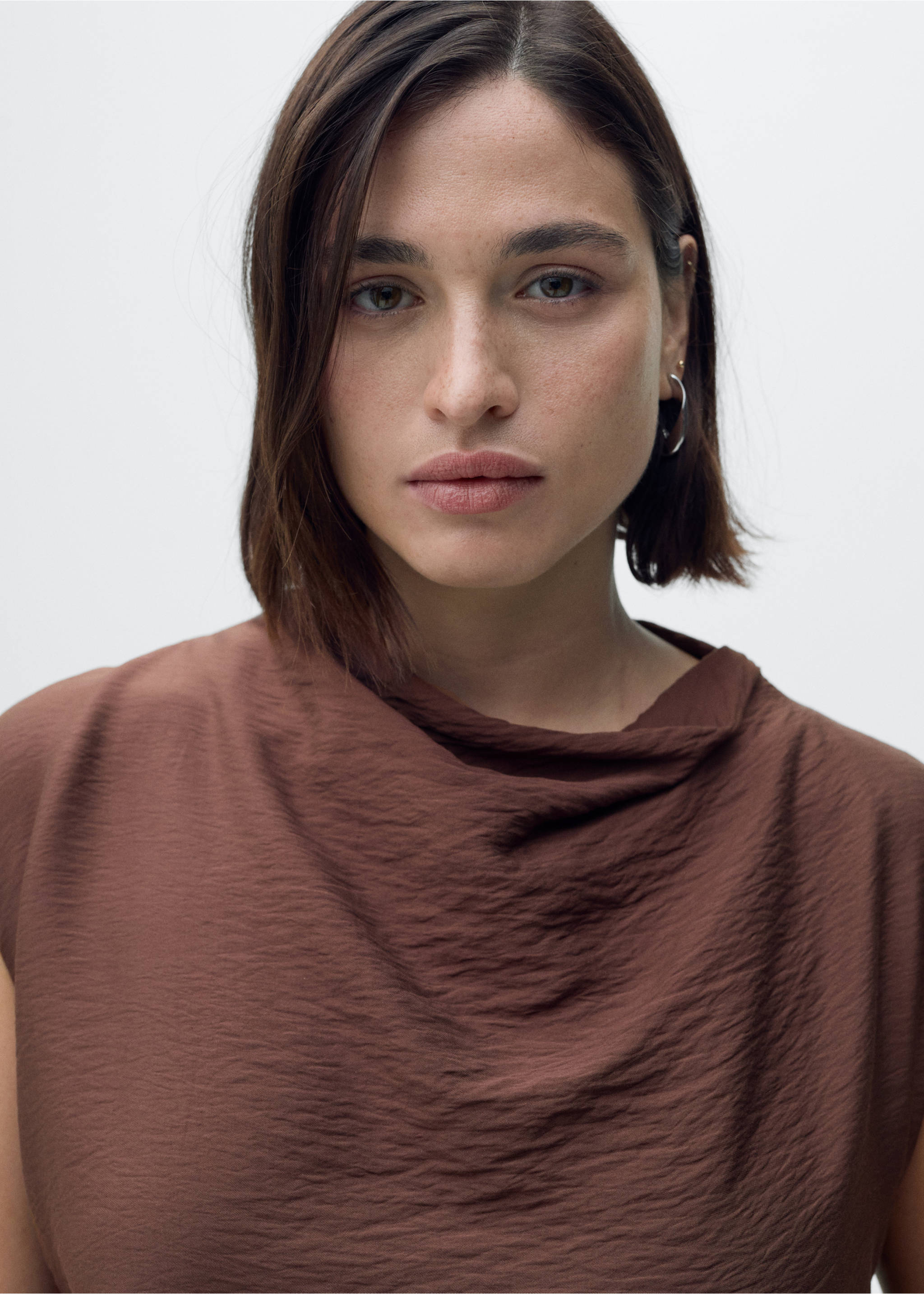 Robe texturée drapée - Détail de l'article 4, Marron. Ref: 87068270-00.