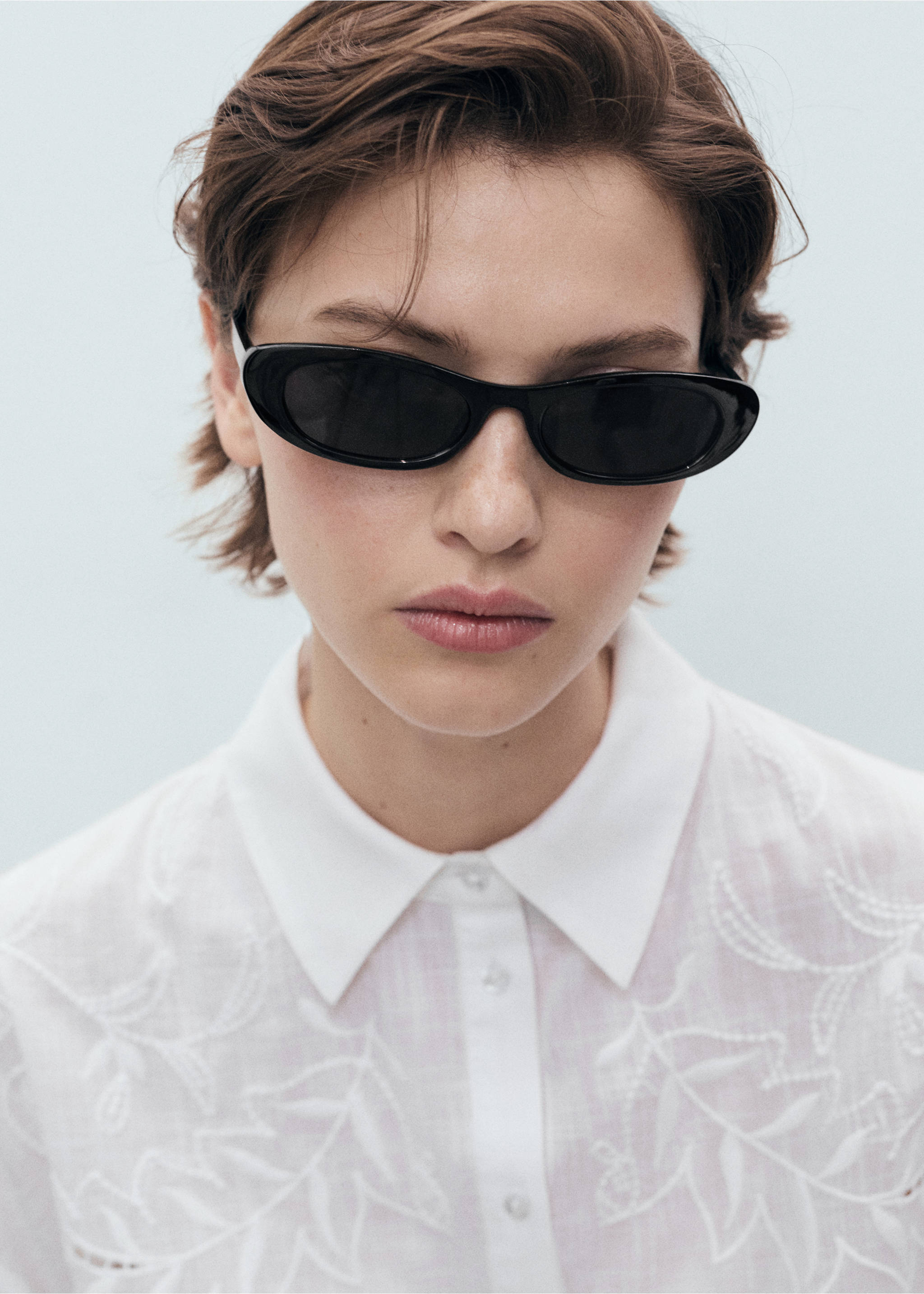 Oversized embroidered shirt - Details of the article 1, Off White. Ref: 87068645-00.