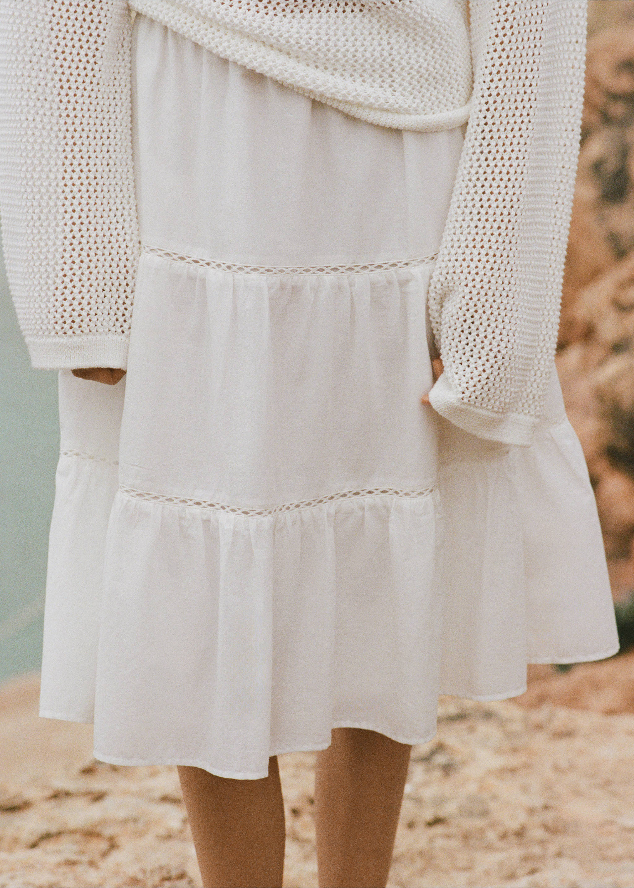 Flared midi skirt - Medium plane, White. Ref: 87069206-00.