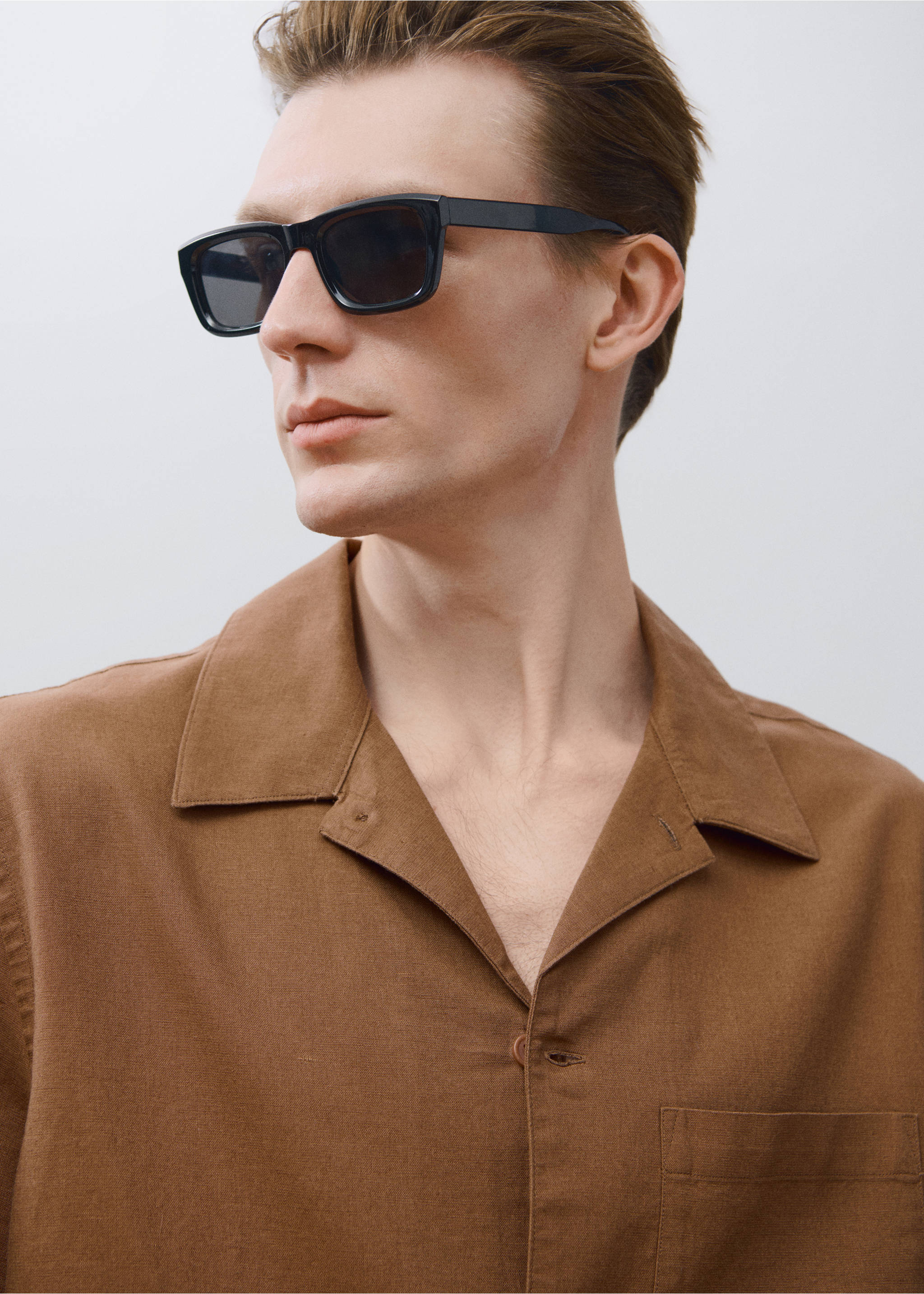 Chemise lin col bowling poche - Détail de l'article 5, Tabac. Ref: 87069213-00.