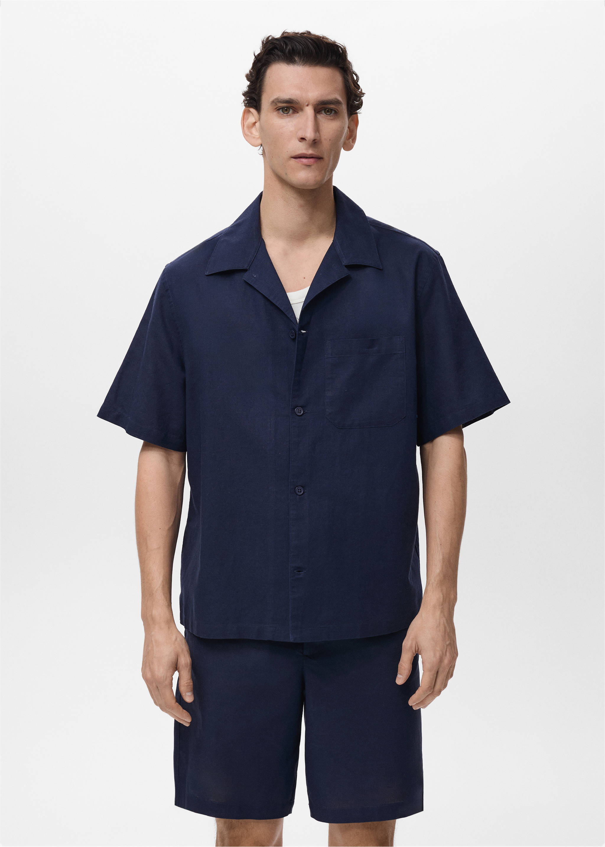 Linen shirt with bowling collar and pocket - Medium plane, Ink Blue. Ref: 87069213-00.