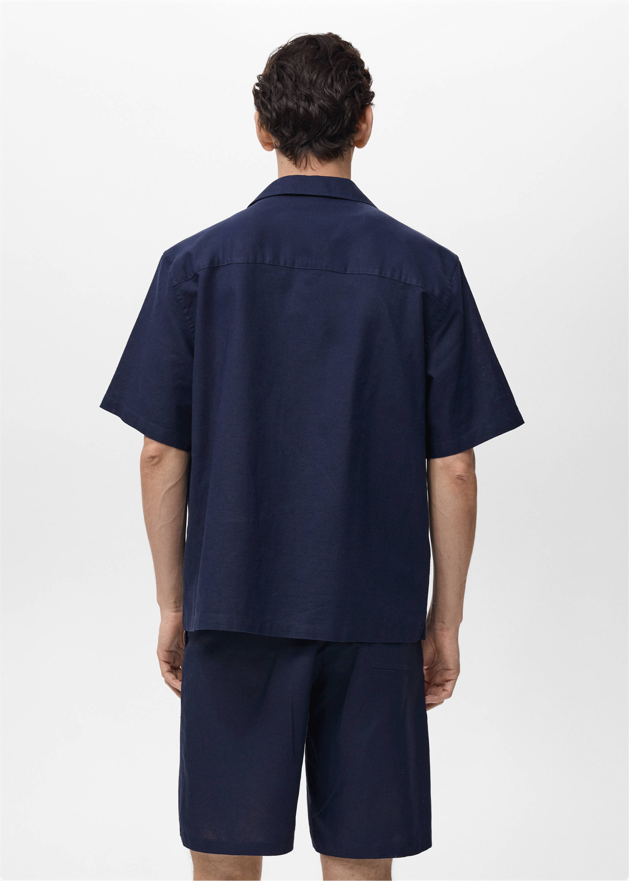 Linen shirt with bowling collar and pocket - Reverse of the article, Ink Blue. Ref: 87069213-00.