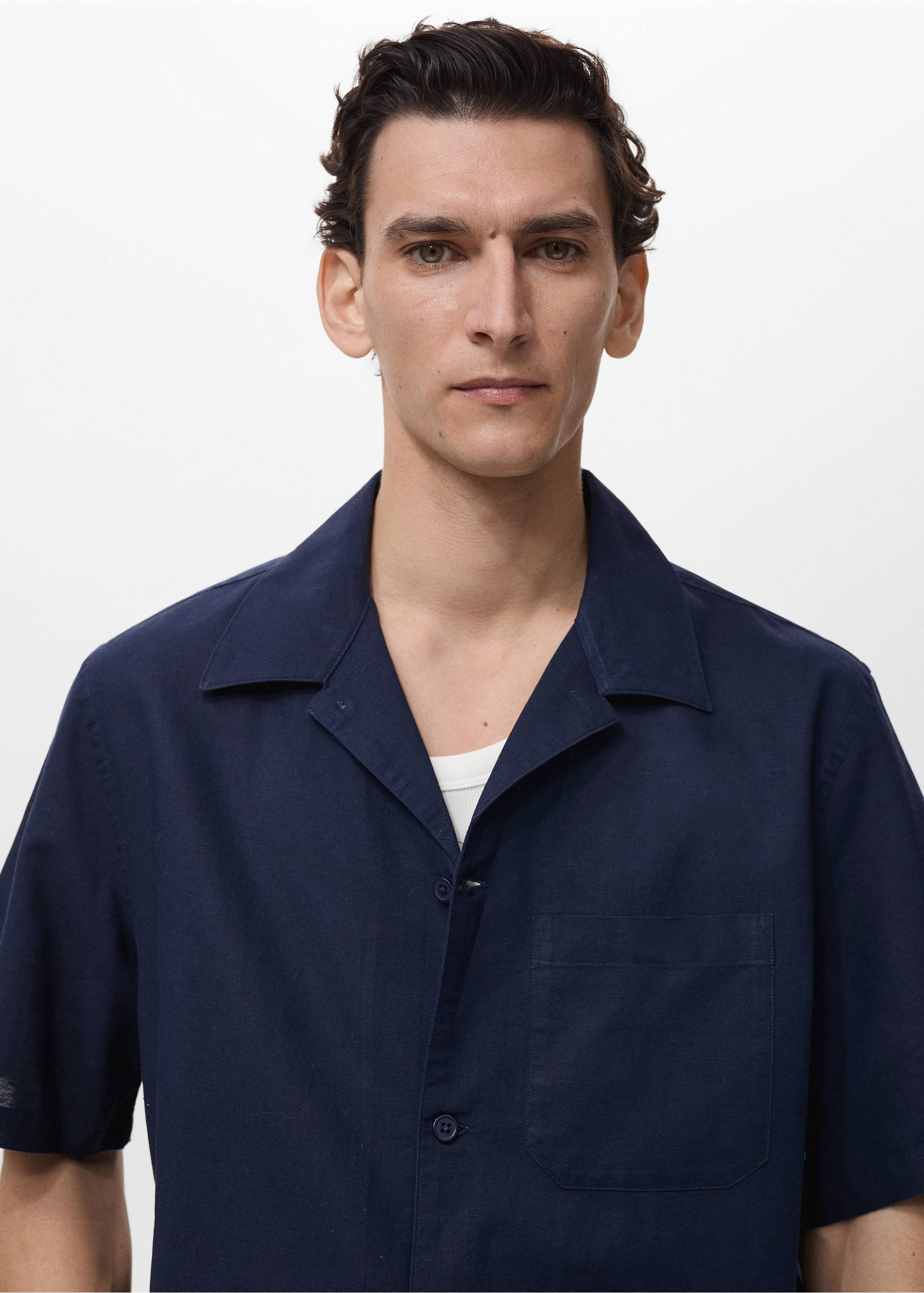 Linen shirt with bowling collar and pocket - Details of the article 1, Ink Blue. Ref: 87069213-00.