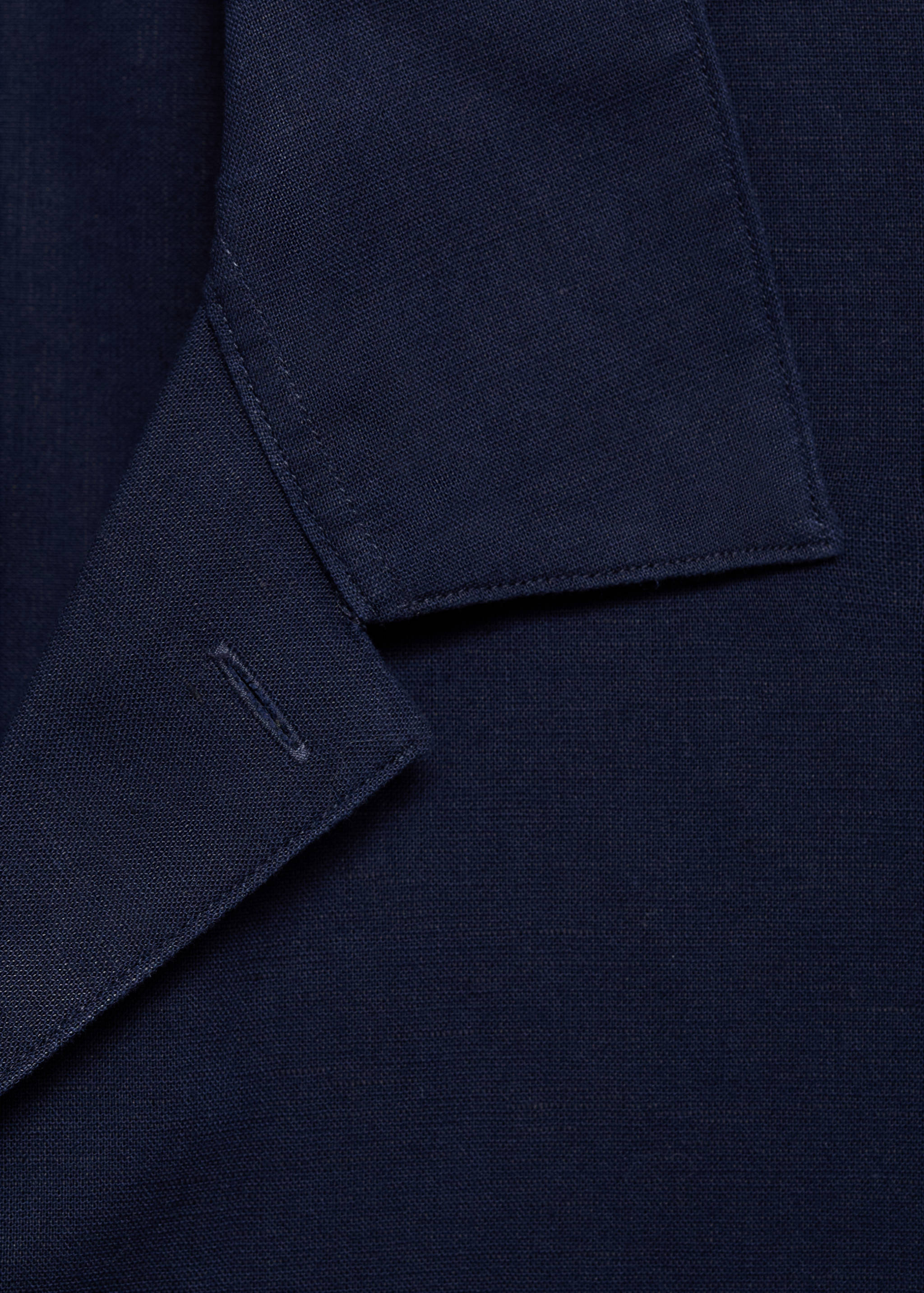 Linen shirt with bowling collar and pocket - Details of the article 8