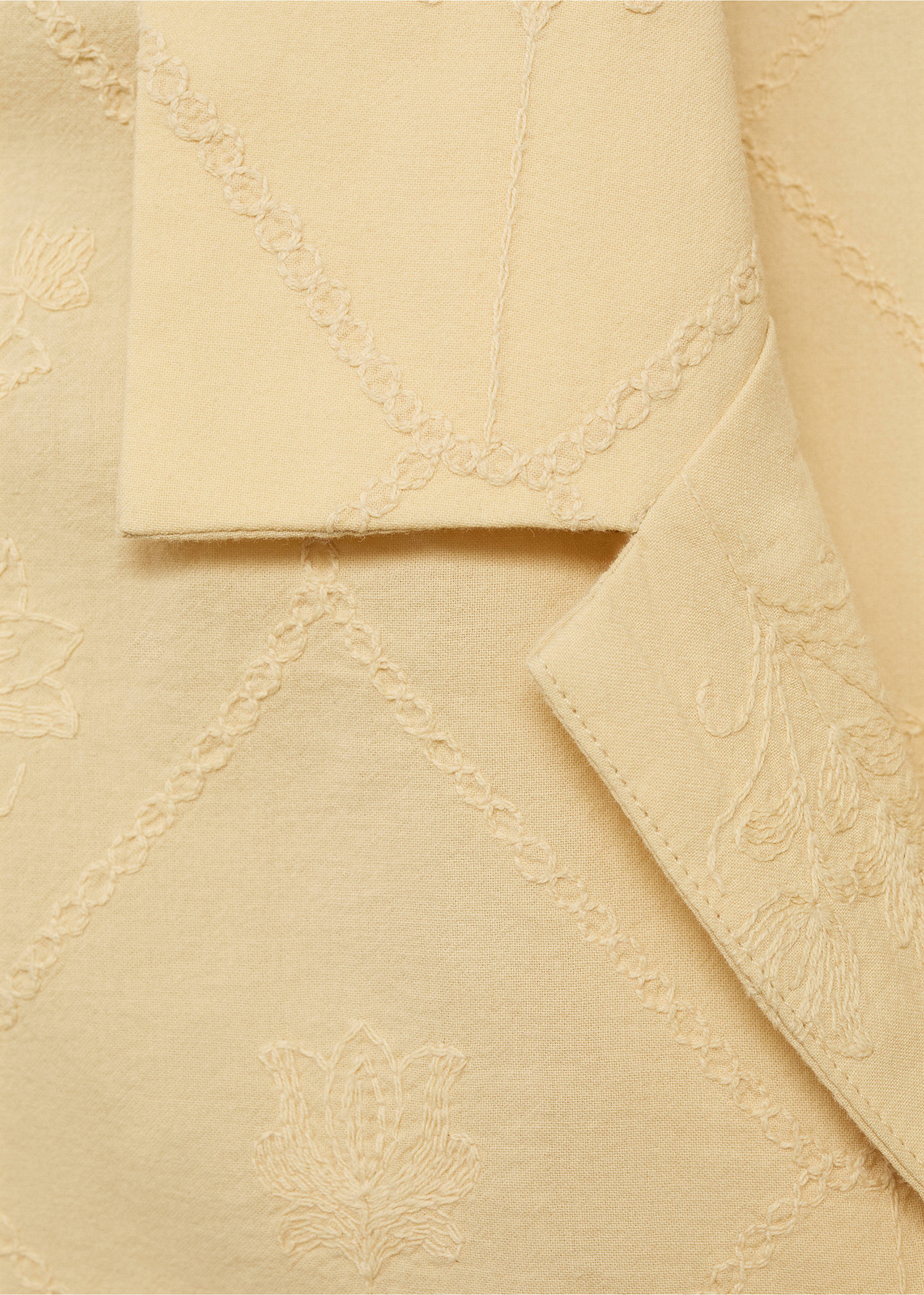 Hemd mit Bowlingkragen und Stickereien - Detail des Artikels 8, Vanille. Ref: 87069214-00.