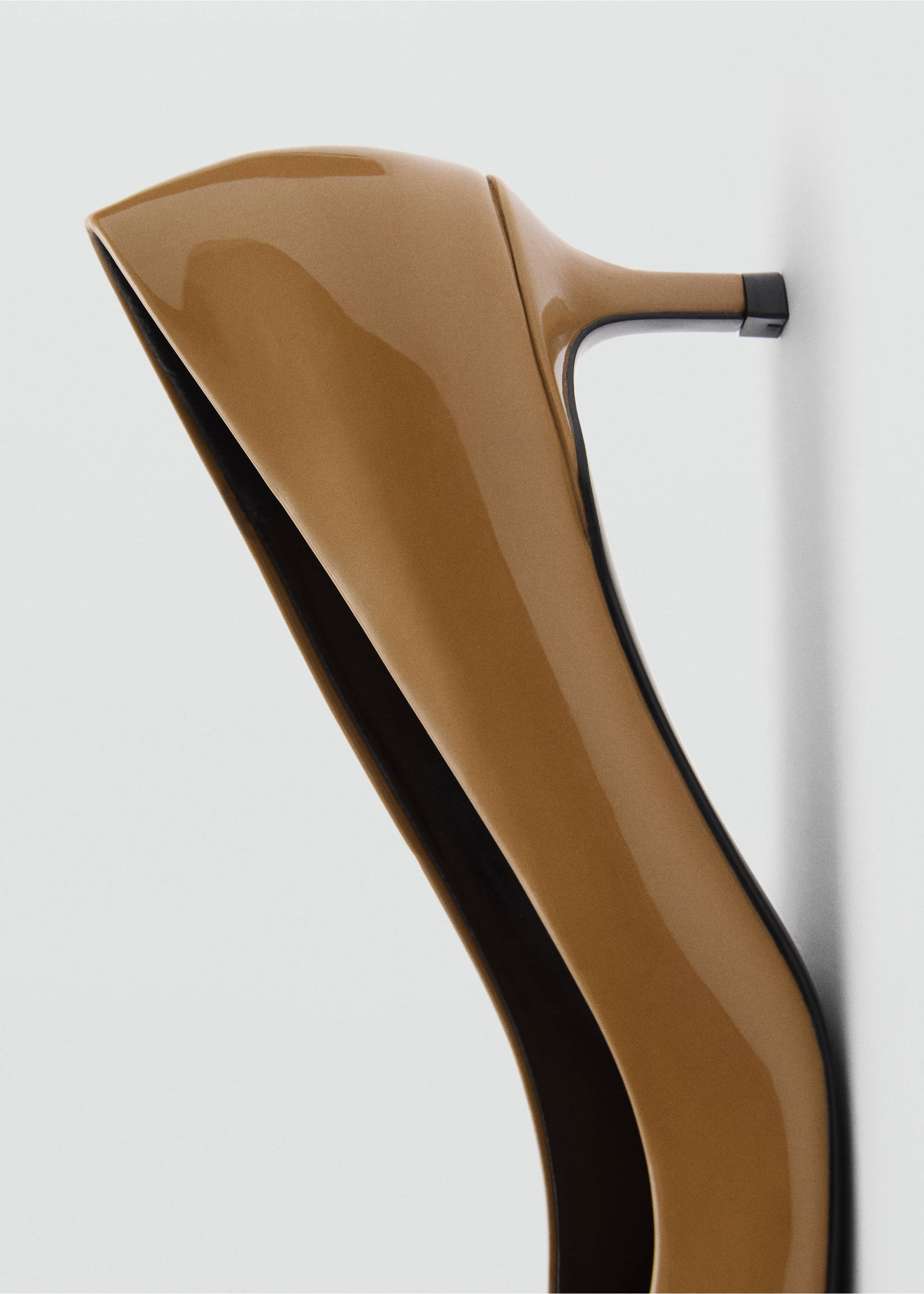 Kitten-heel patent leather shoes - Details of the article 1, Medium Brown. Ref: 87070309-00.