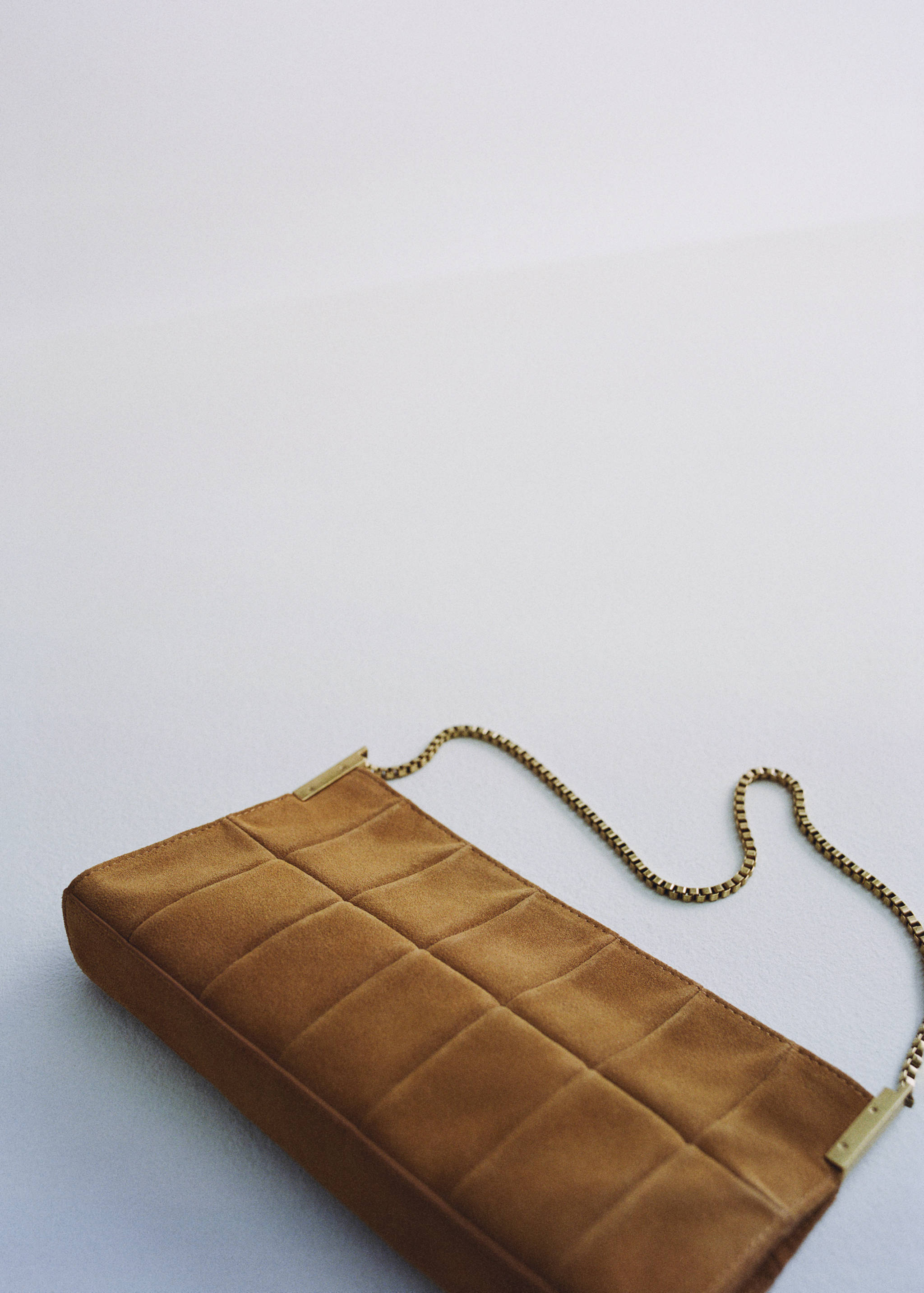 Baguette Bag aus Wildleder - Detail des Artikels 6