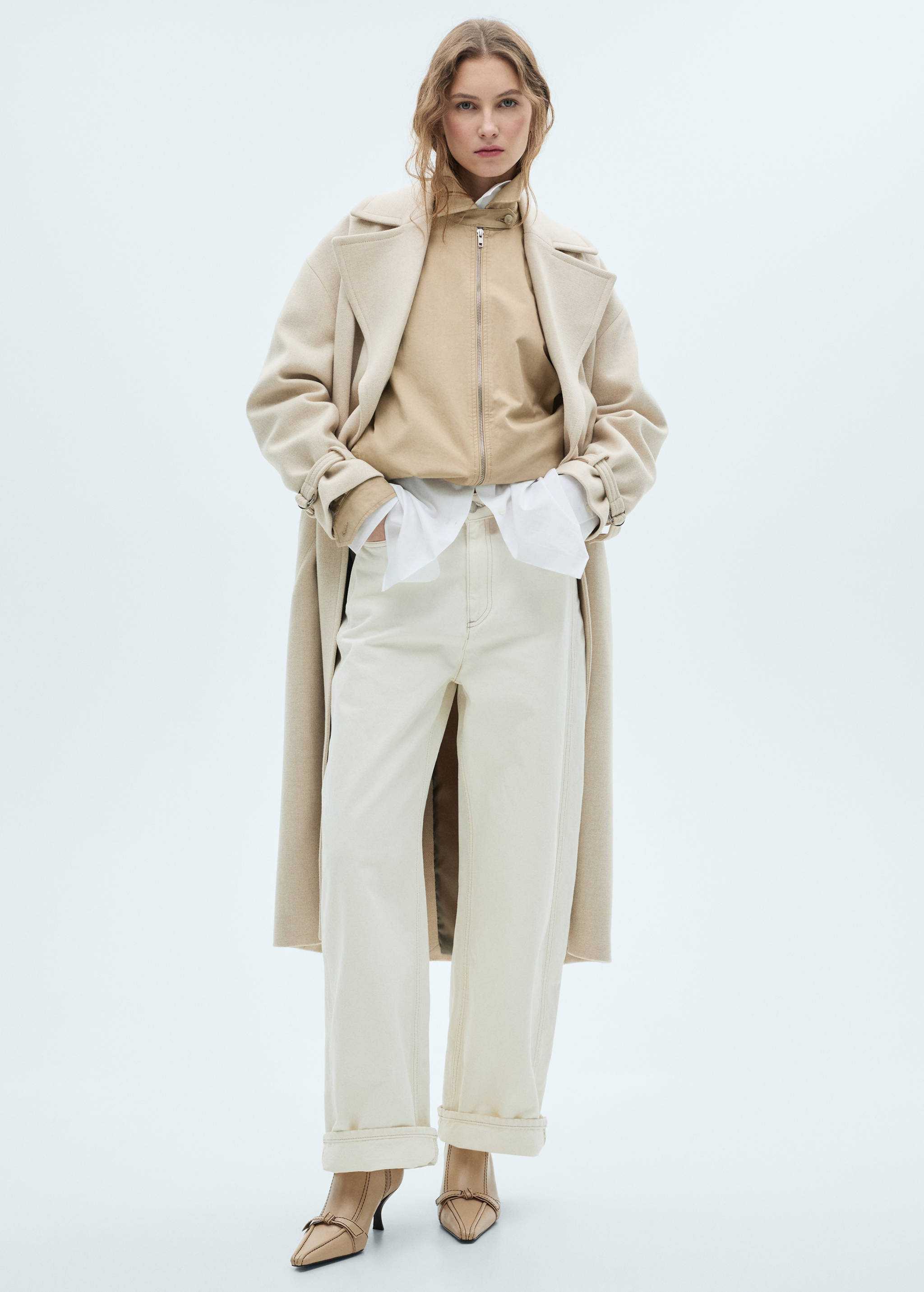 Leather boots with bow and decorative stitching - General plane