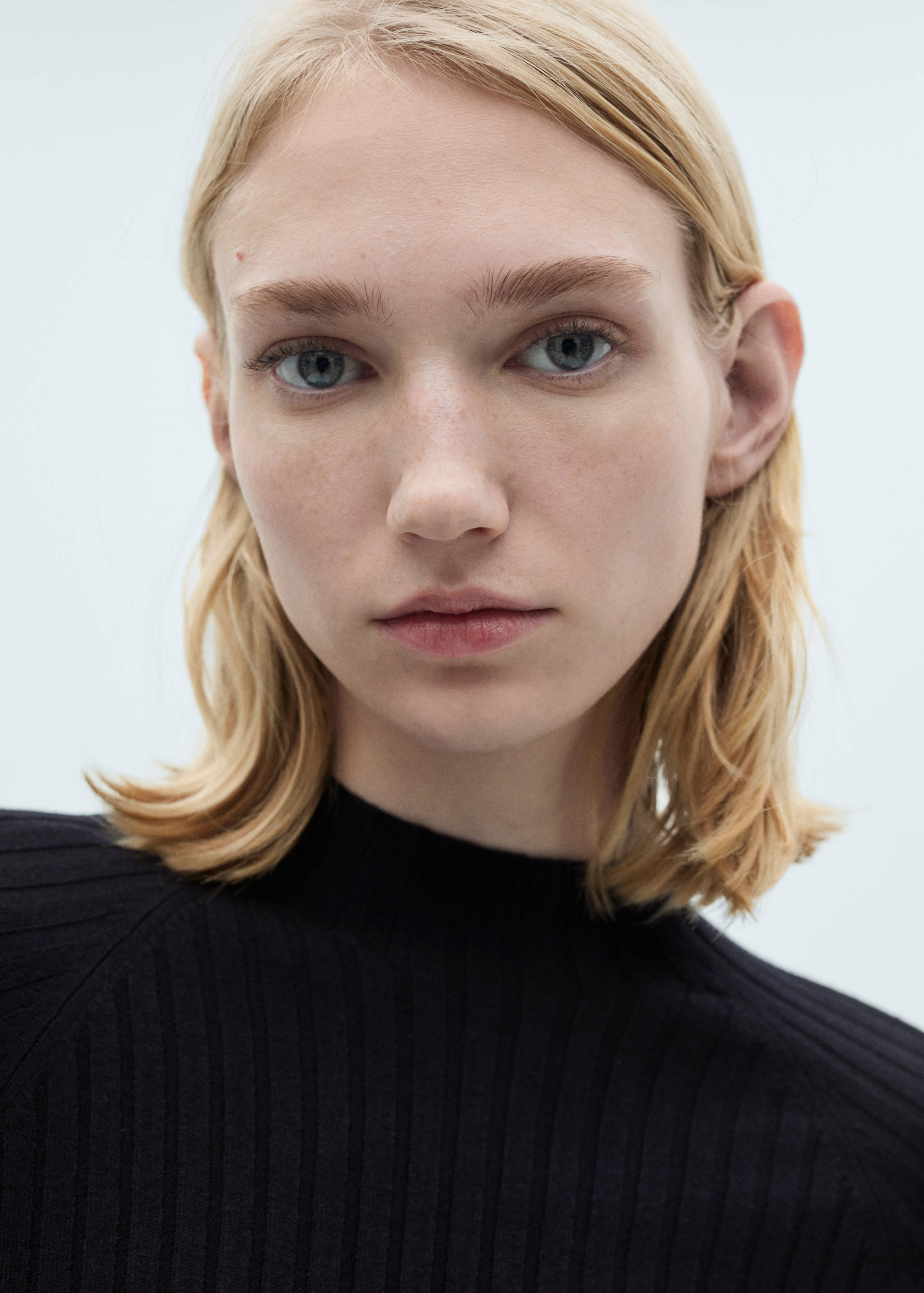 Stickad klockad klänning perkinskrage - Detaljer om artikeln 1