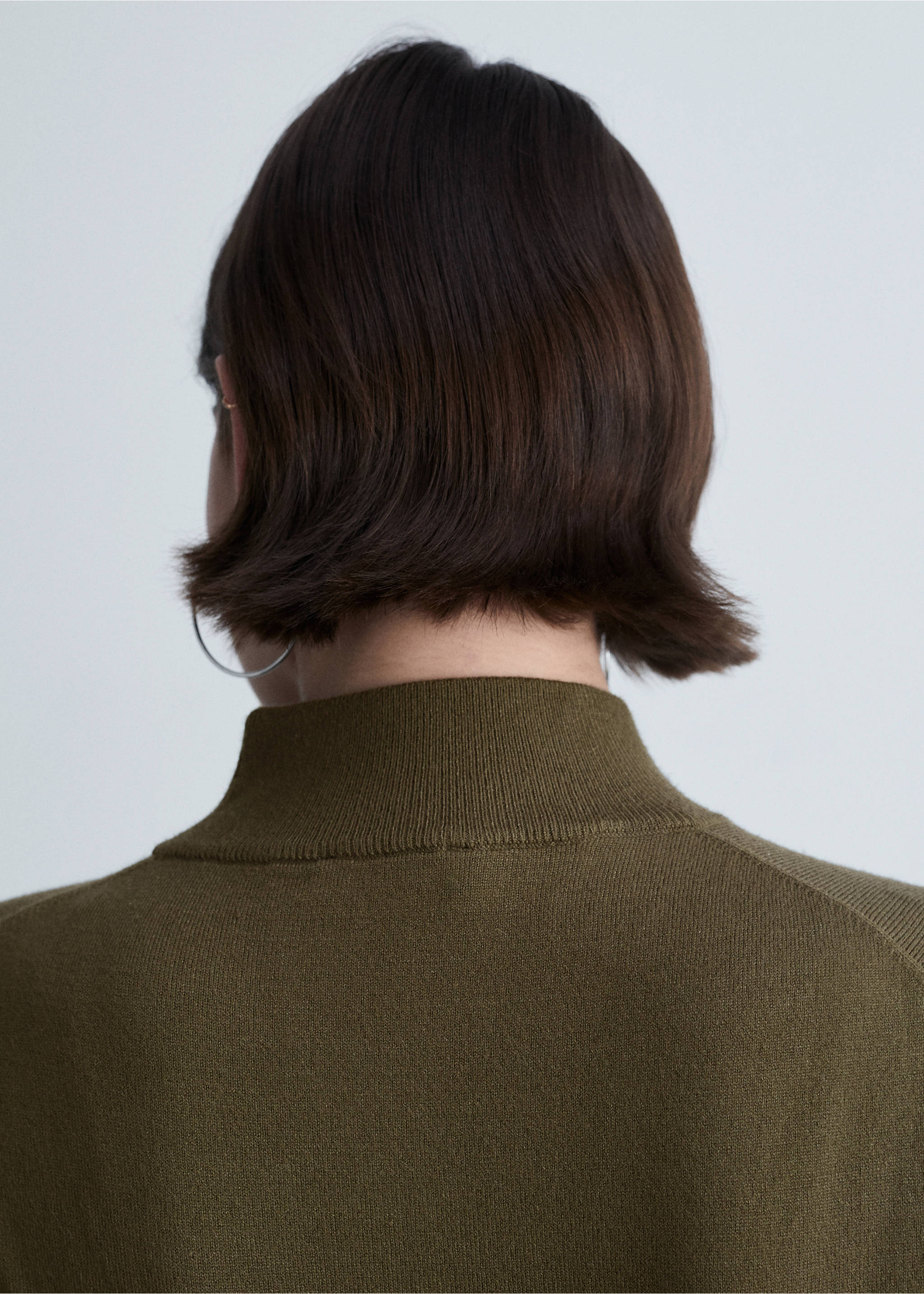 Perkins-neck knitted dress - Details of the article 4, Khaki. Ref: 87070425-00.