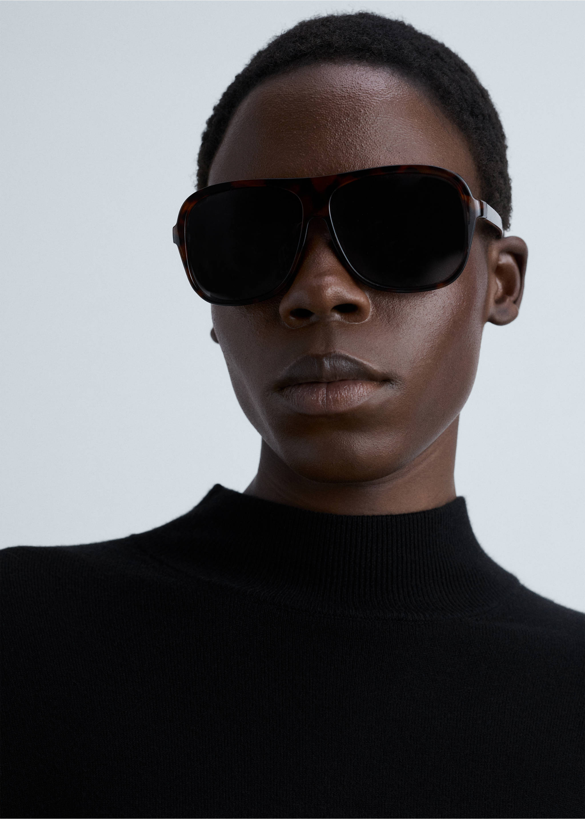 Perkins-neck knitted dress - Details of the article 1, Black. Ref: 87070425-00.