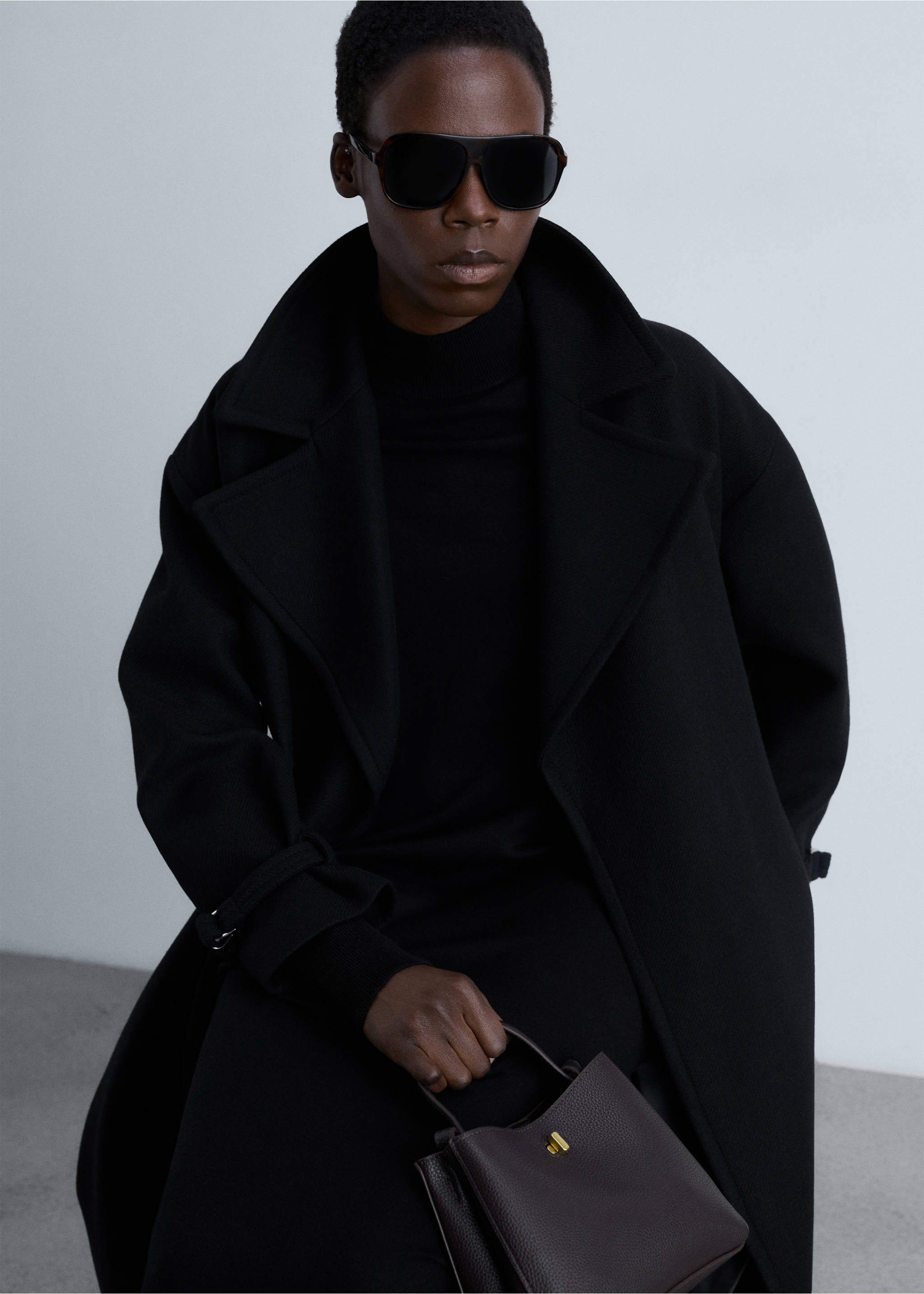 Perkins-neck knitted dress - Details of the article 2, Black. Ref: 87070425-00.