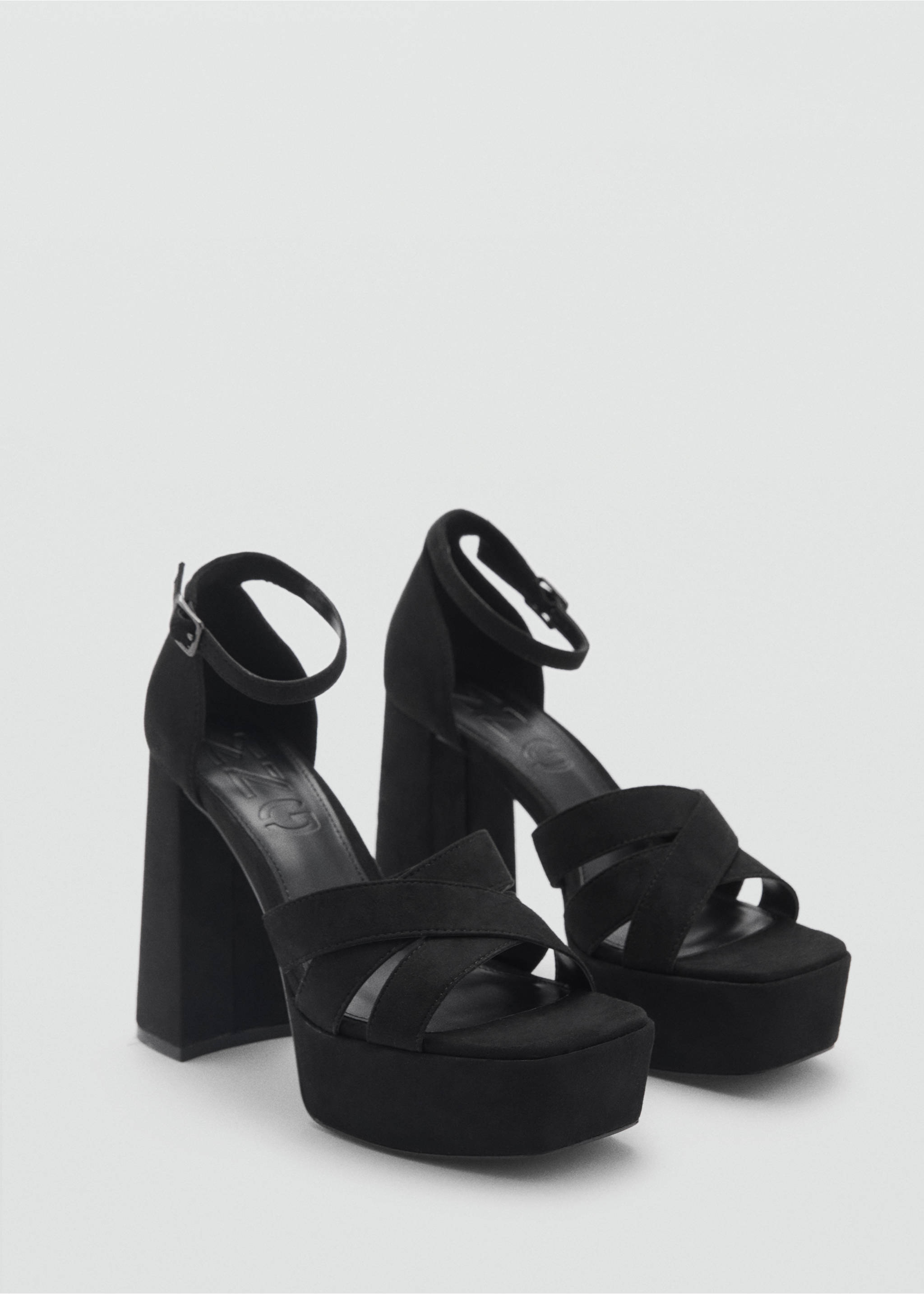 Wide-heeled sandal with bracelet - Medium plane, Black. Ref: 87070438-00.