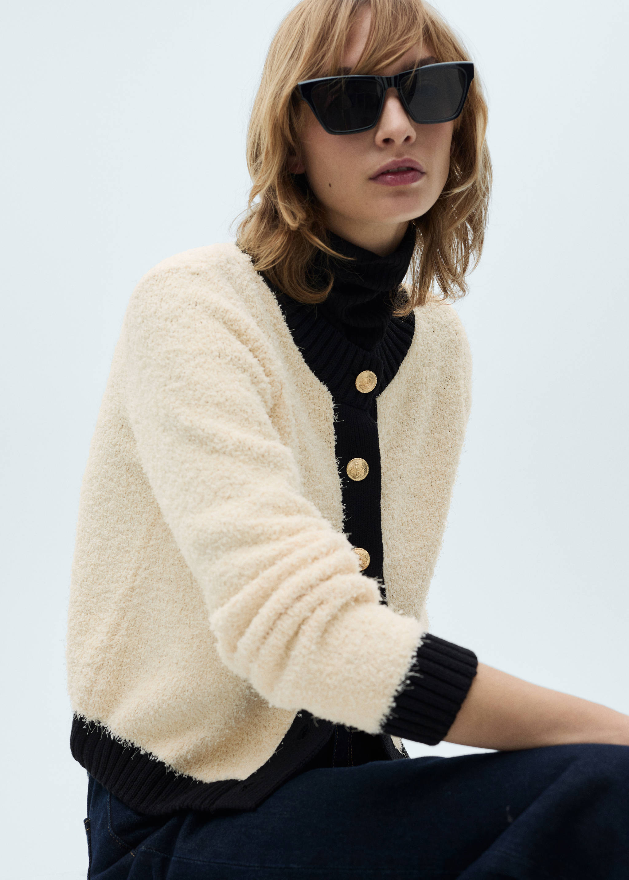 Contrasted buttons jacket - Details of the article 2