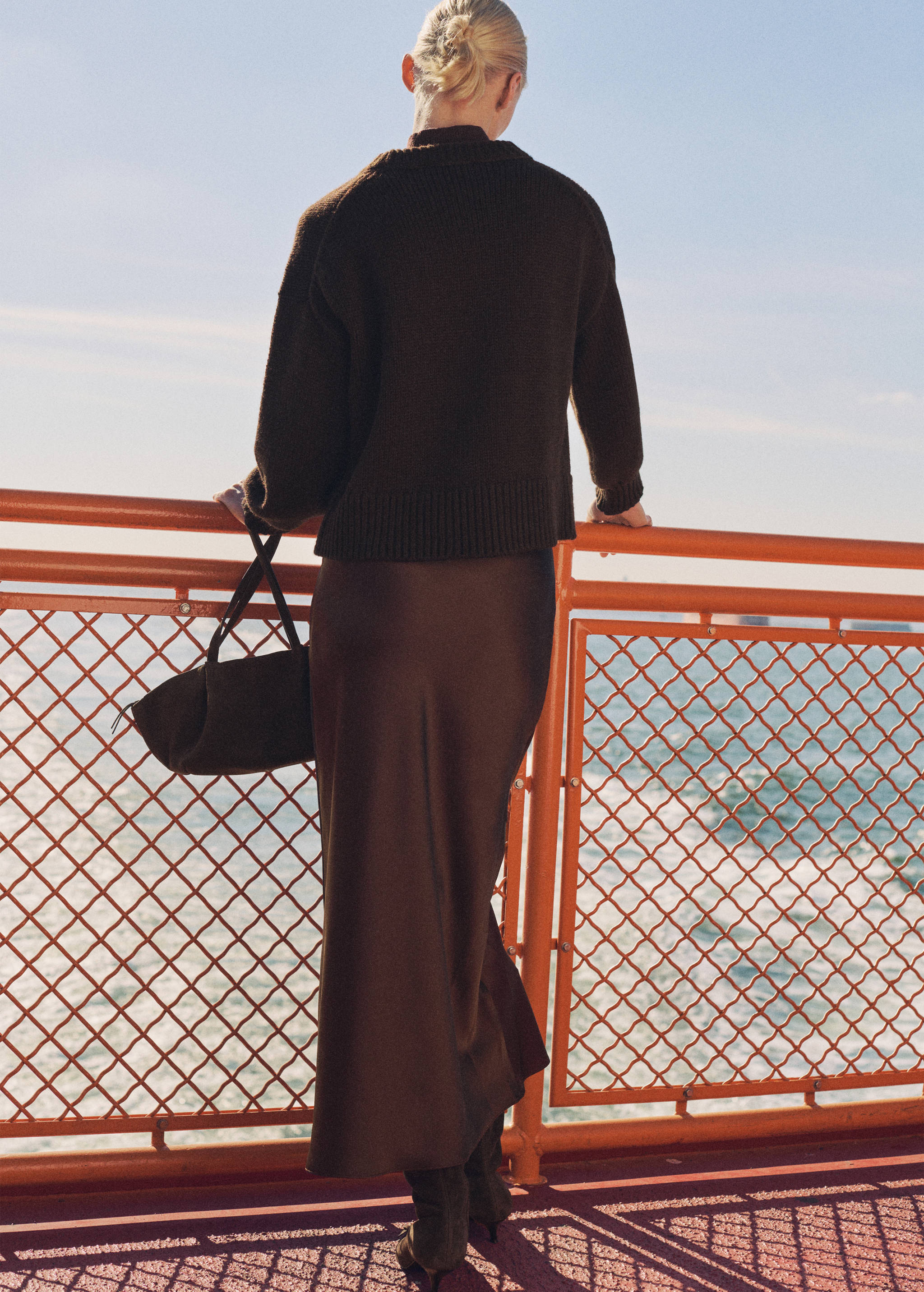 Midi satin skirt - Reverse of the article