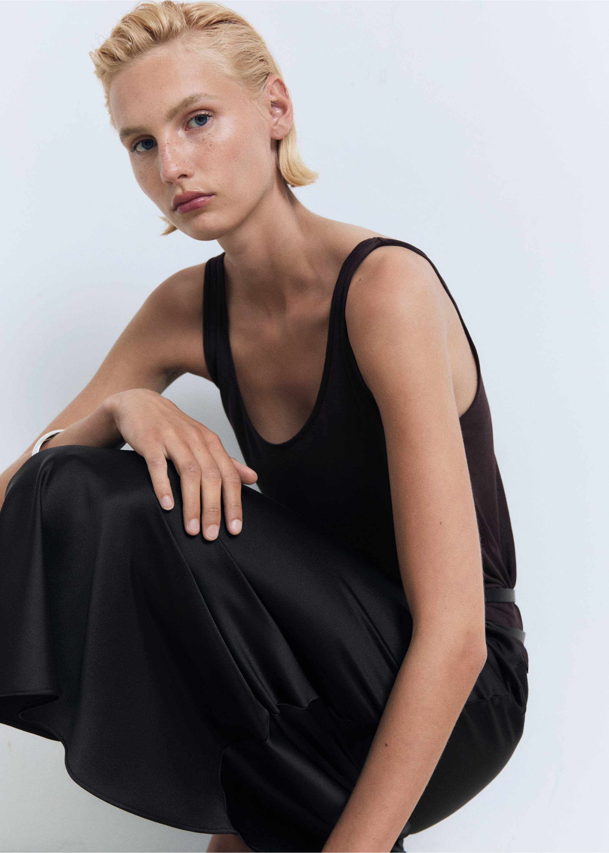 Midi satin skirt - Details of the article 2, Black. Ref: 87070455-00.