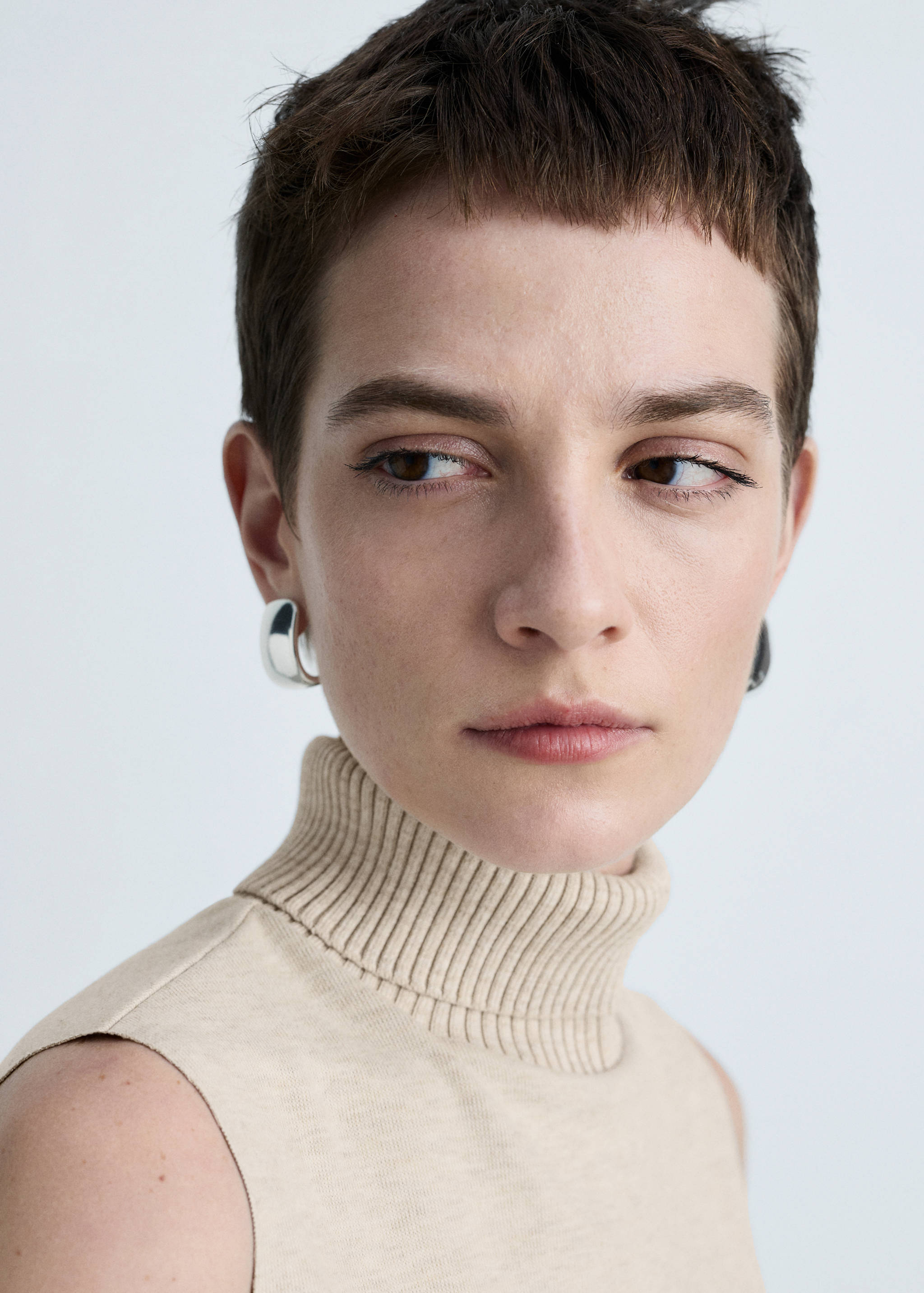 Turtleneck knitted top - Details of the article 1