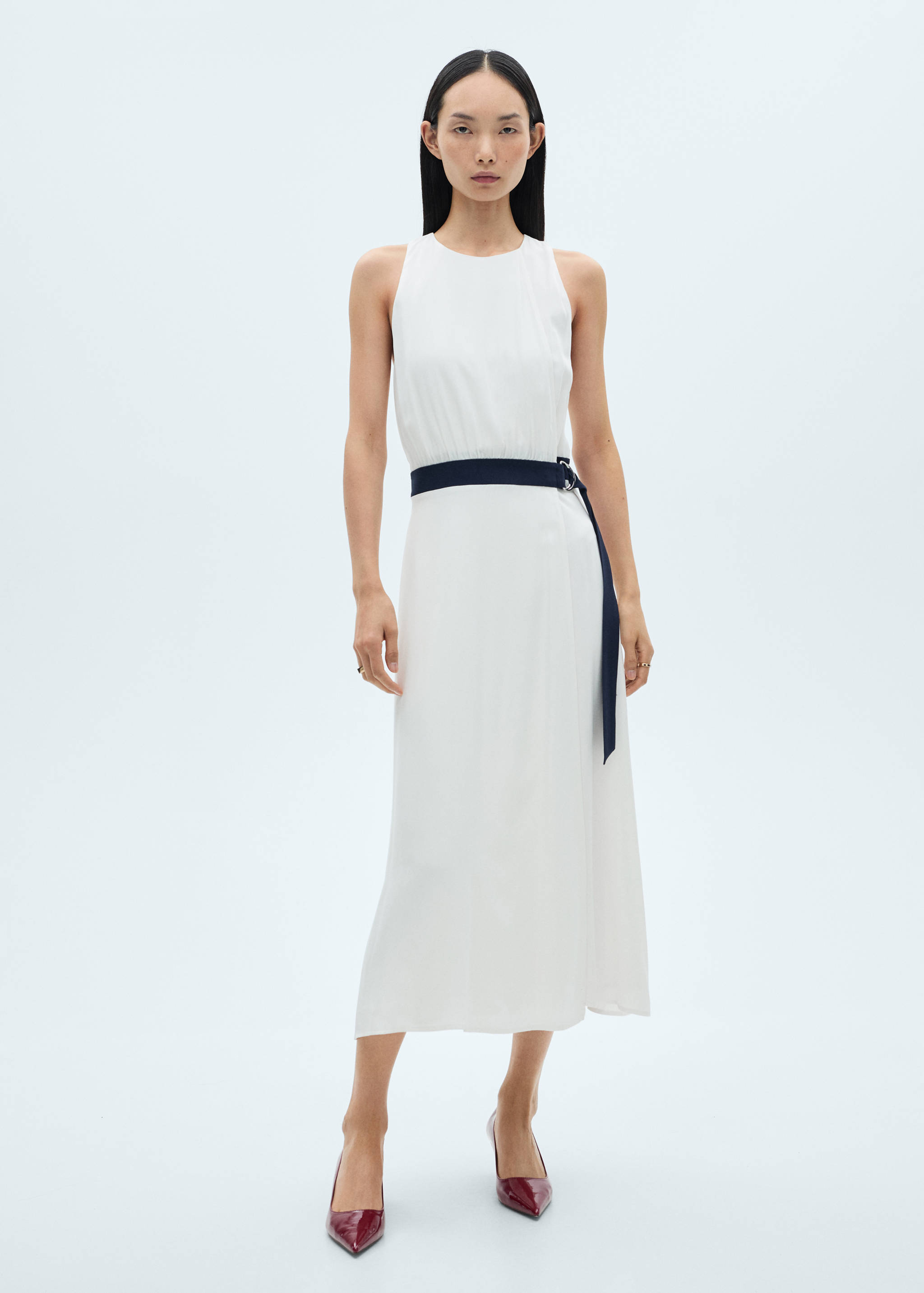 Contrast belt dress - General plane