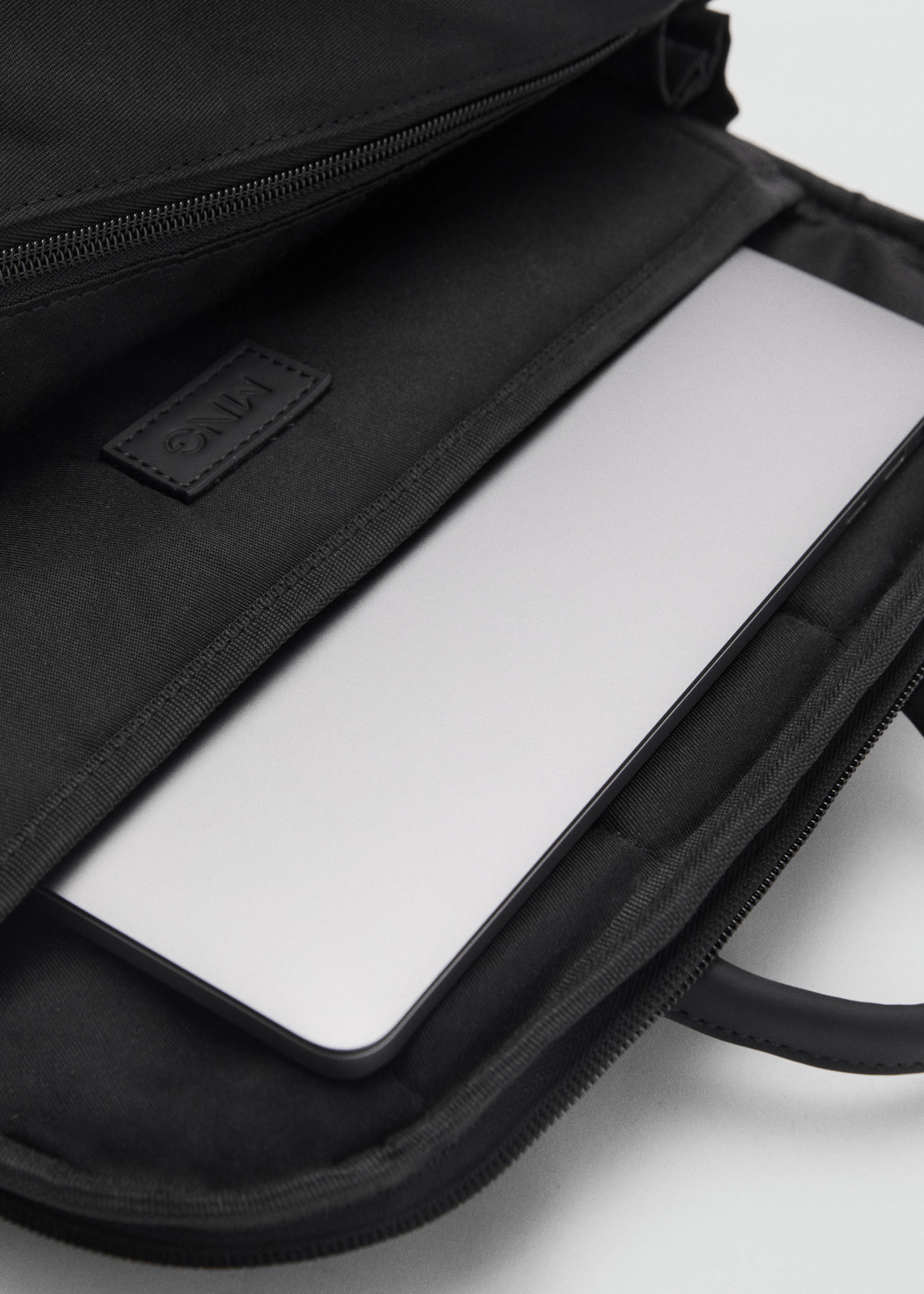 Functional rubberised backpack - Details of the article 3