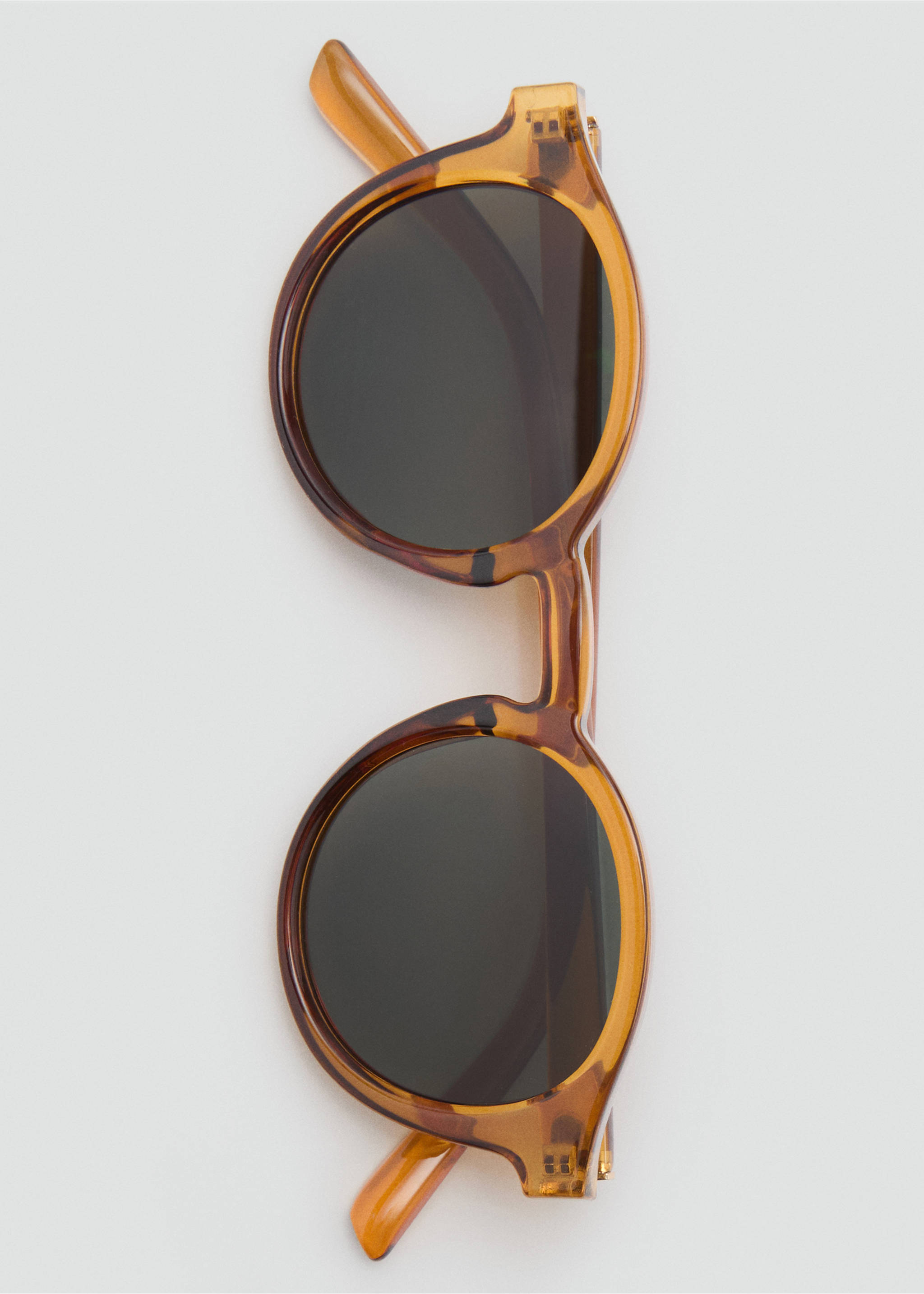 Sonnenbrille mit rundem Gestell - Detail des Artikels 2, Okker. Ref: 87070605-00.